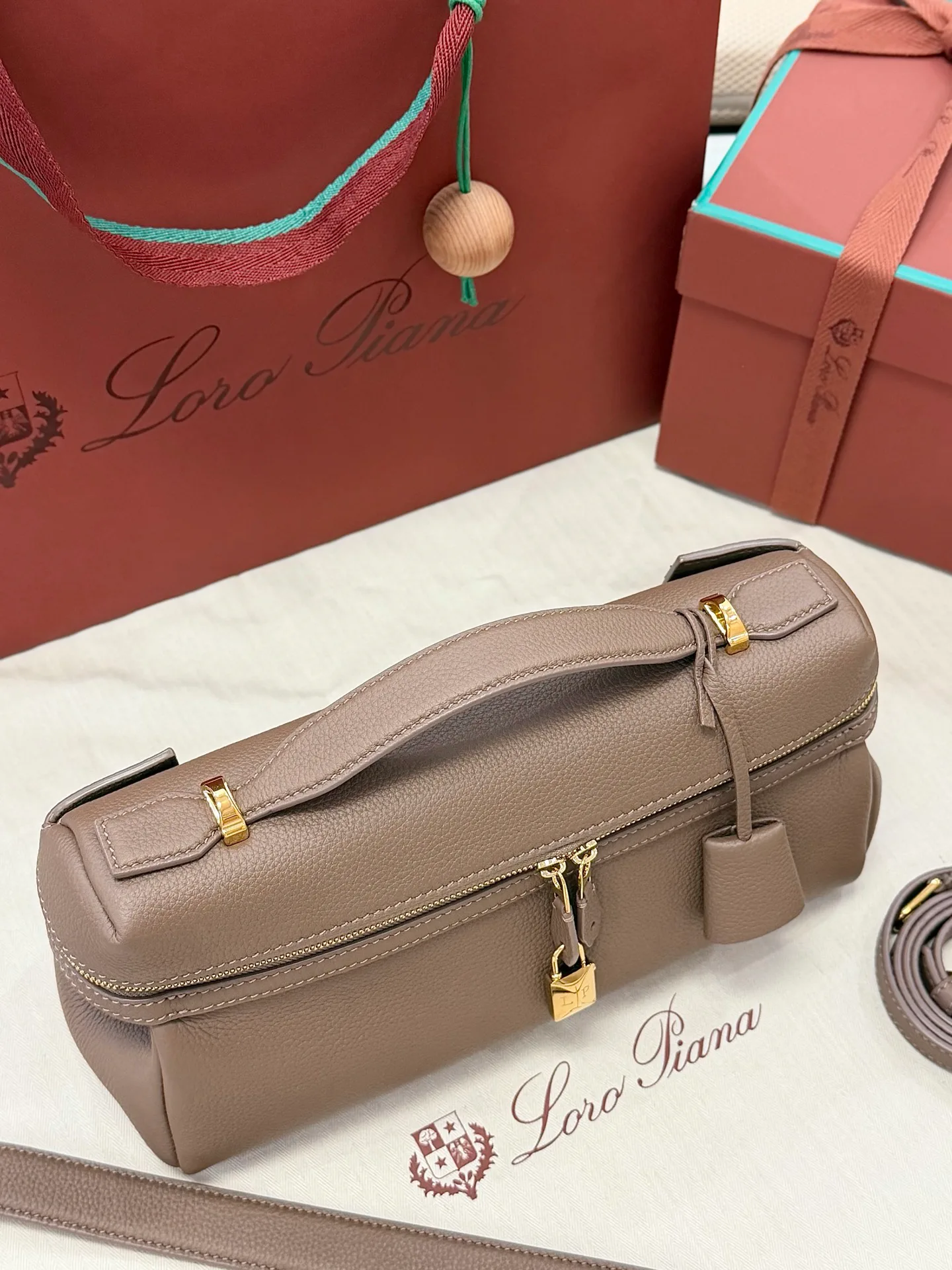Классические Сумки Женские Loro Piana 17692343