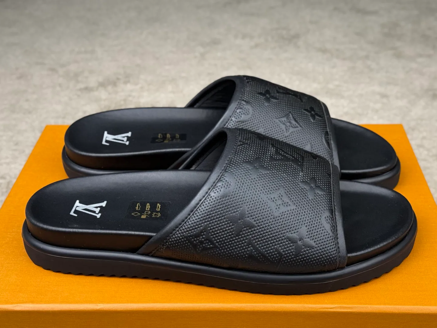 Шлепанцы Мужские Louis Vuitton 153338