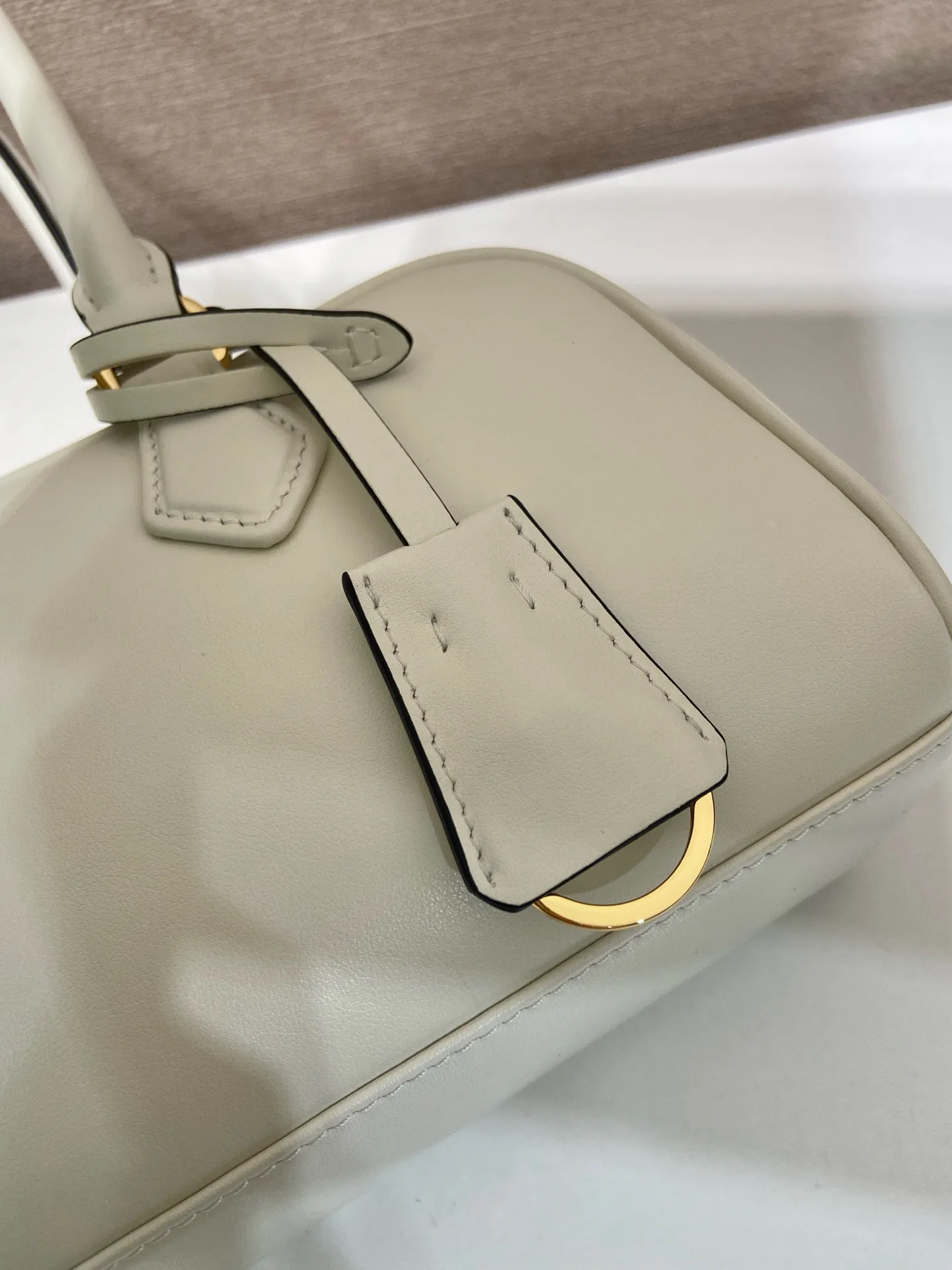 Классические Сумки Женские Prada 17278494