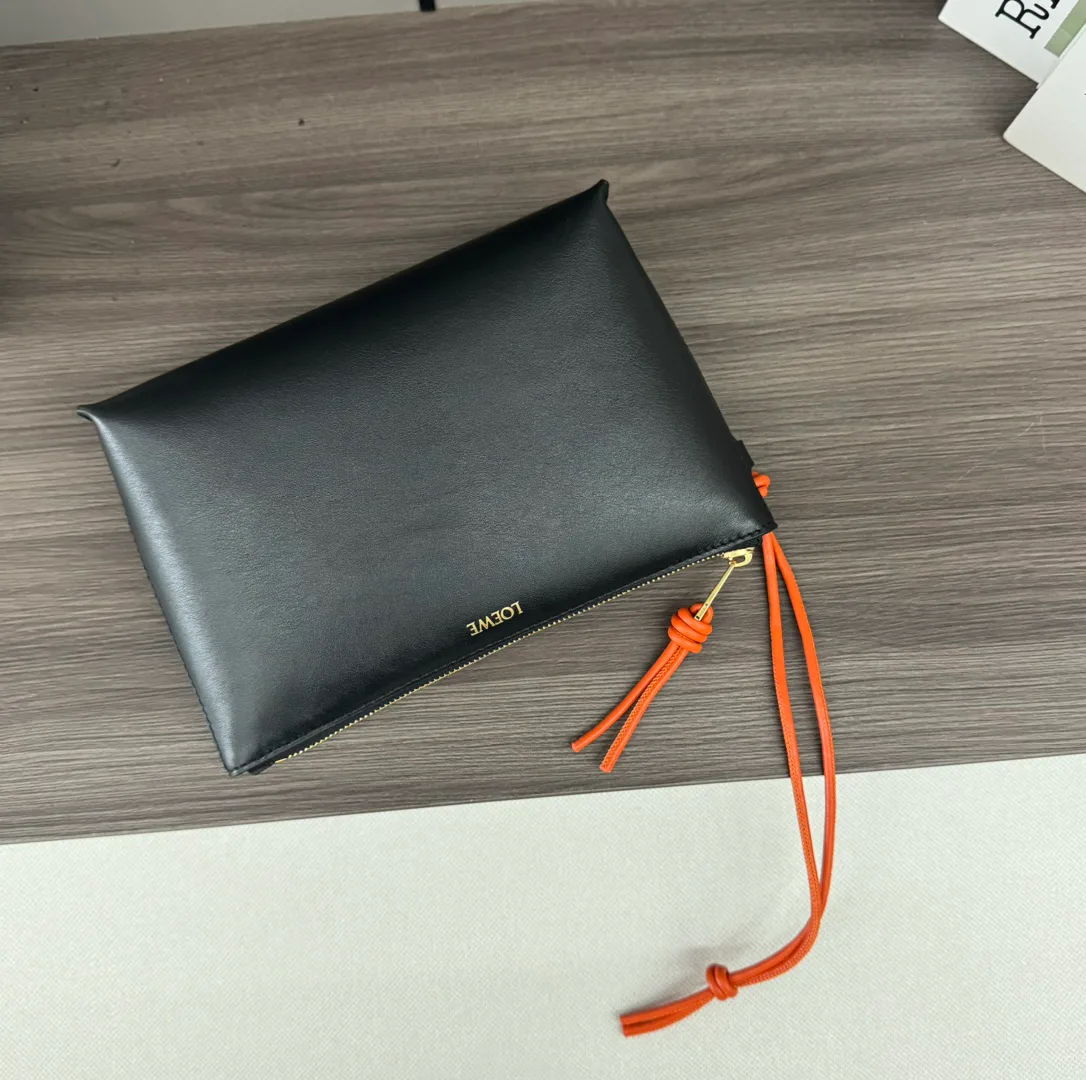 Клатчи Женские Loewe 18116459