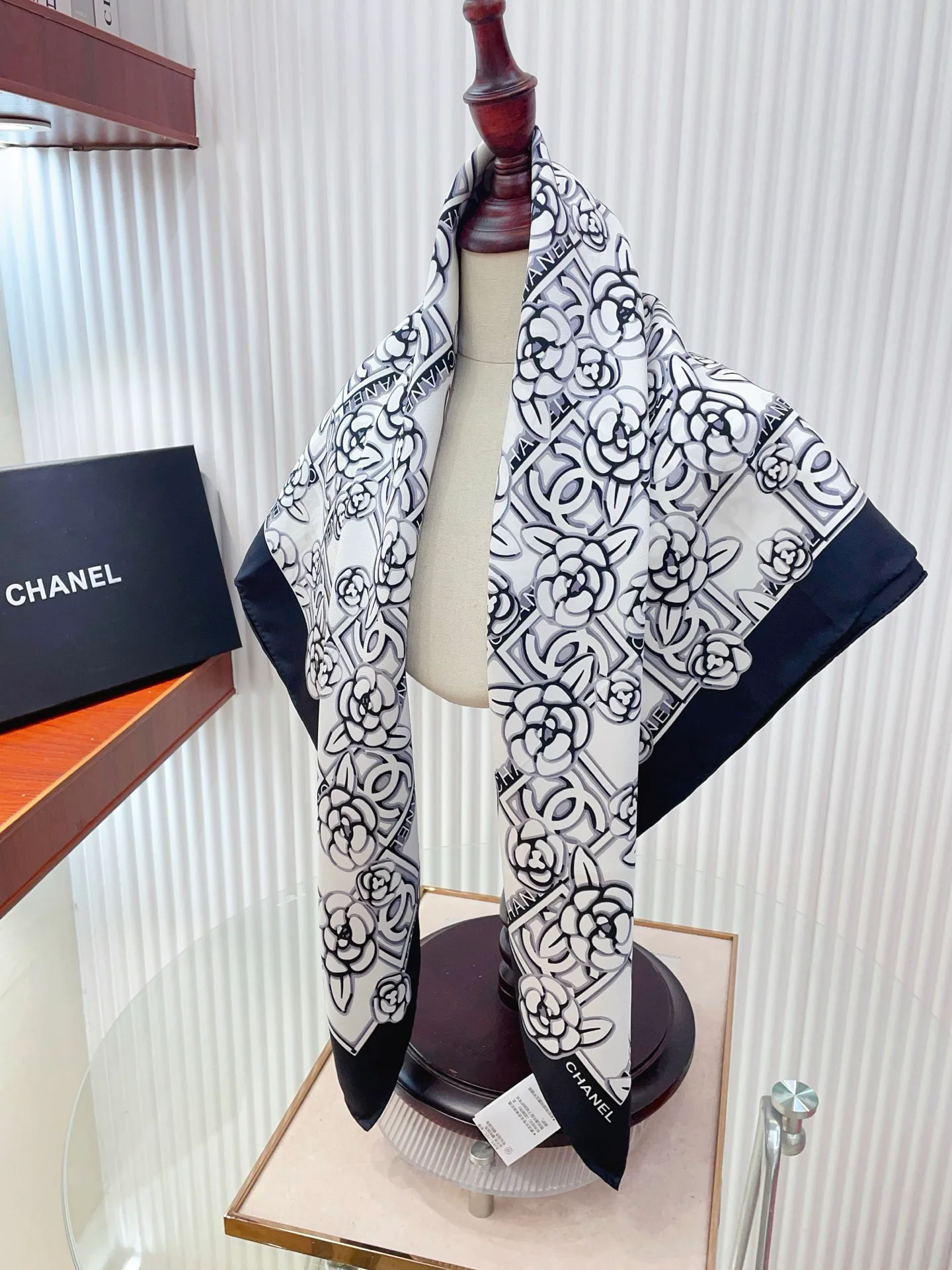 Платки Chanel 13119740