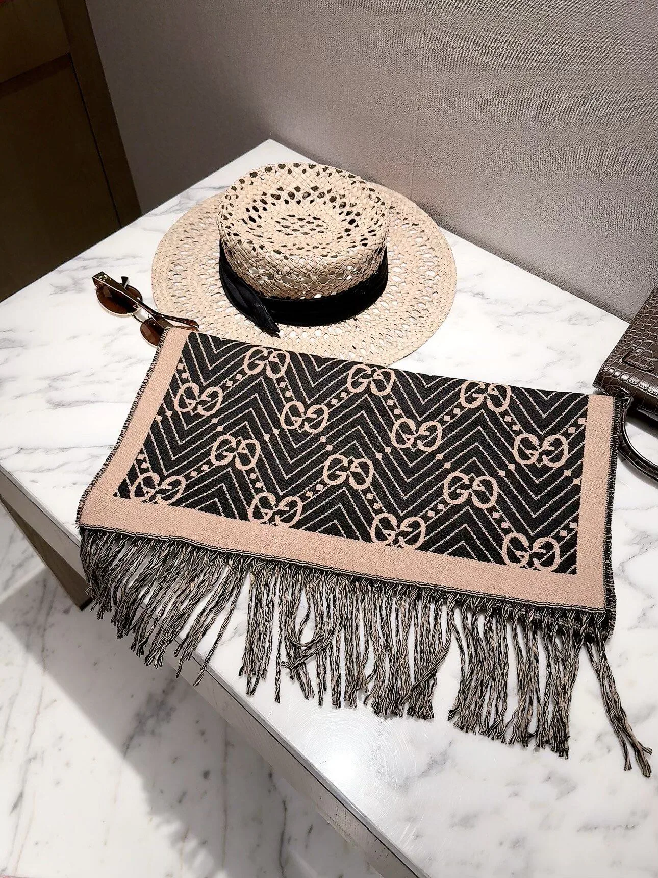 Шарфы Gucci 18377536