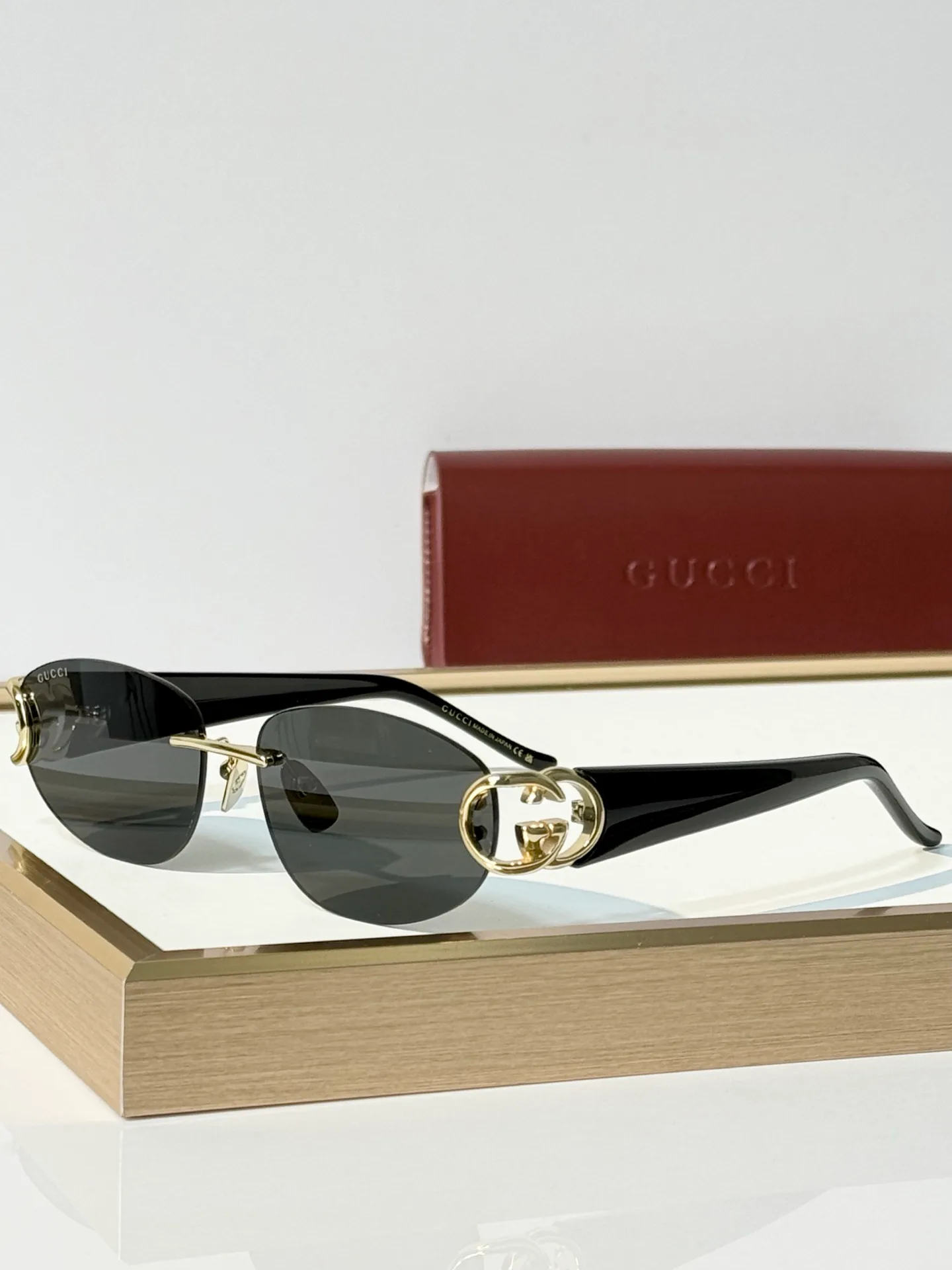 Очки Gucci 18117589