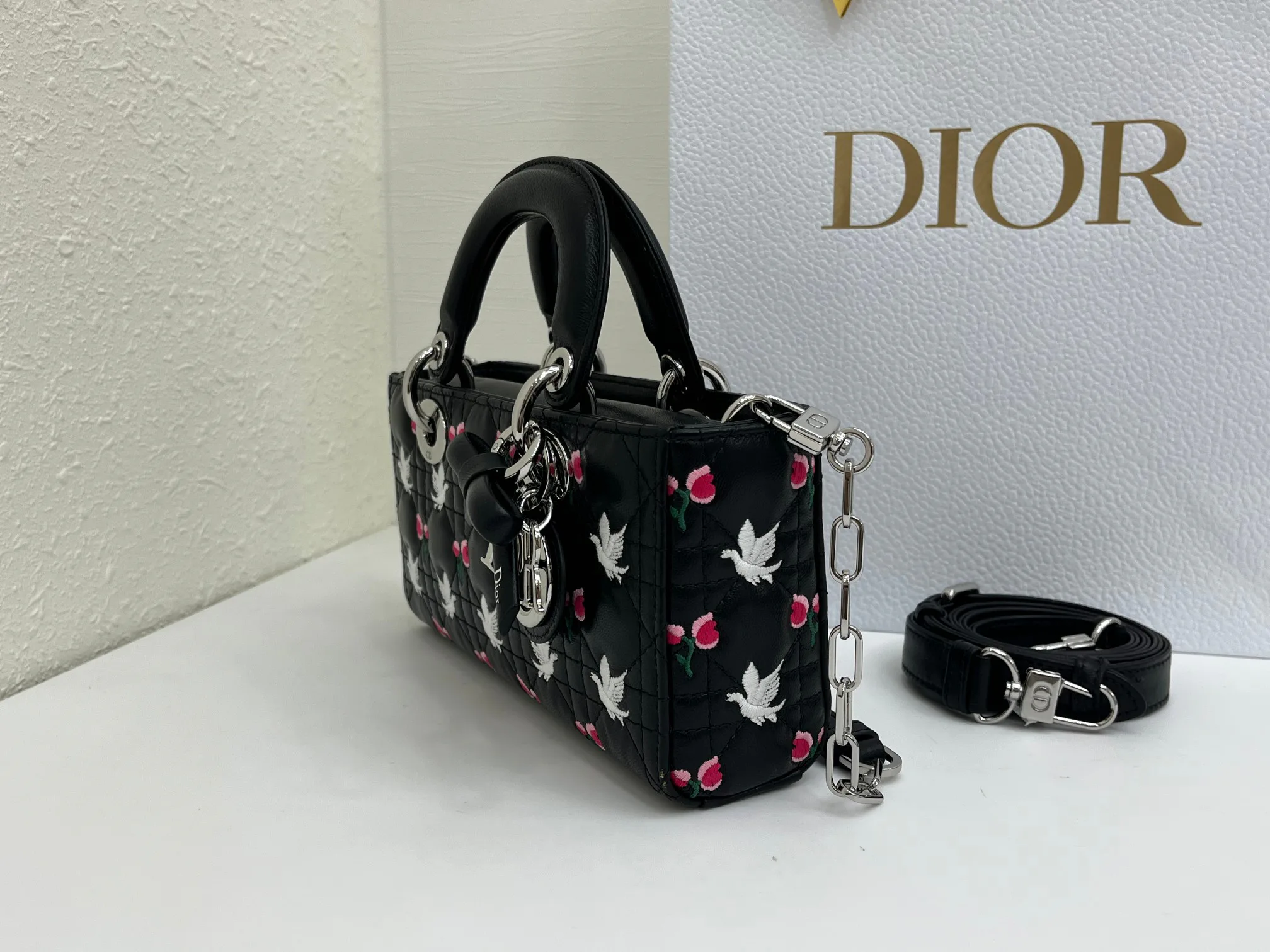 Классические Сумки Женские Christian Dior 17407058
