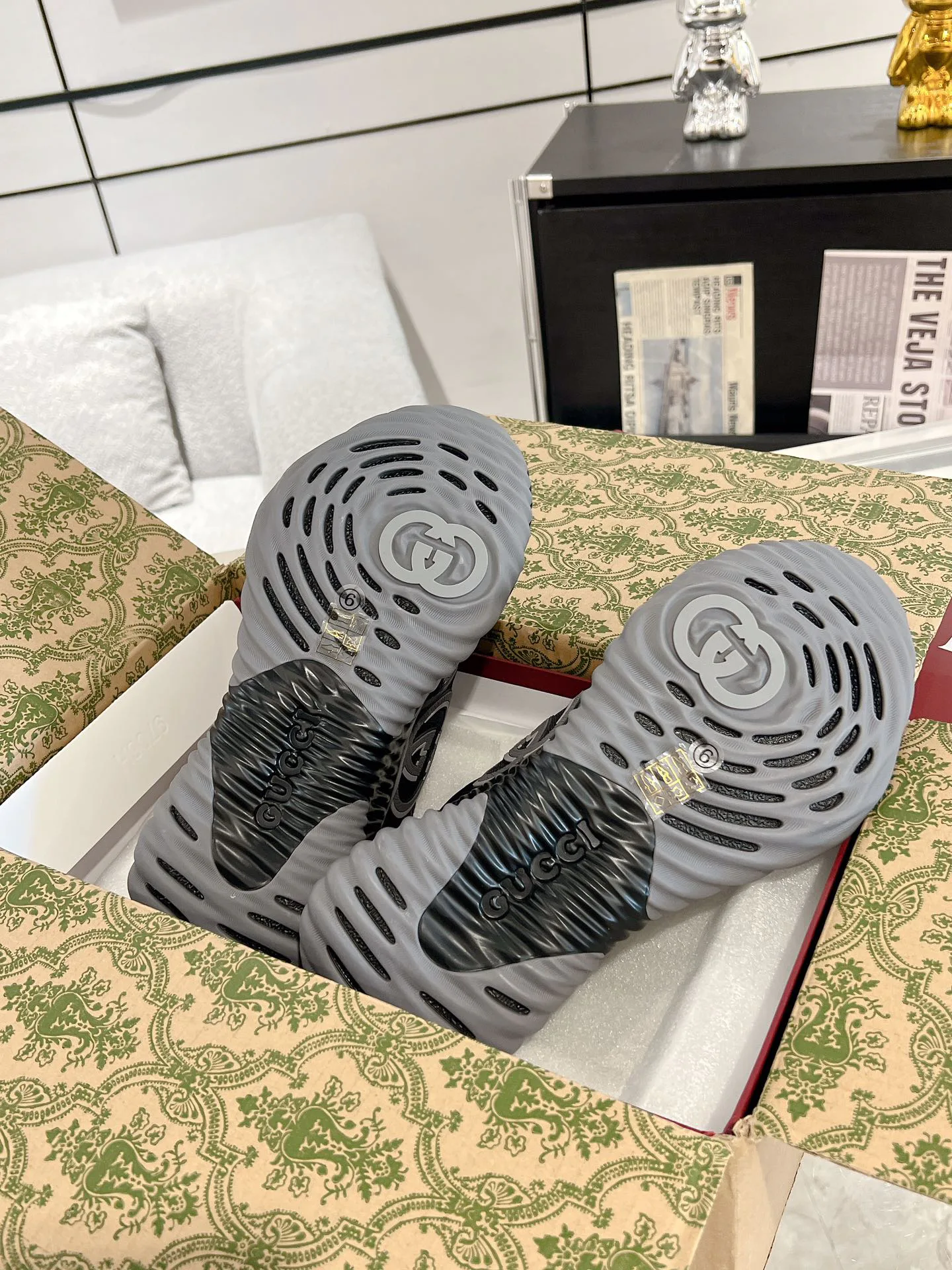 Кроссовки Женские Gucci 30751