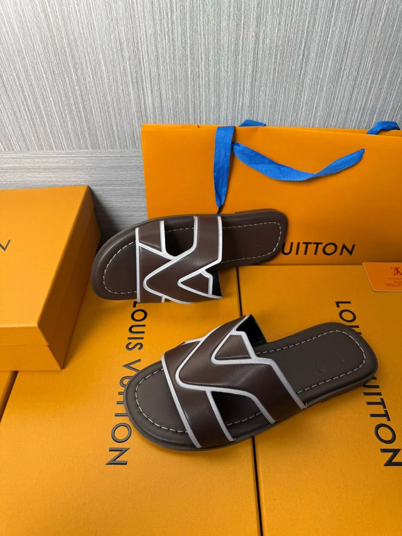 Шлепанцы Женские Louis Vuitton 1845027