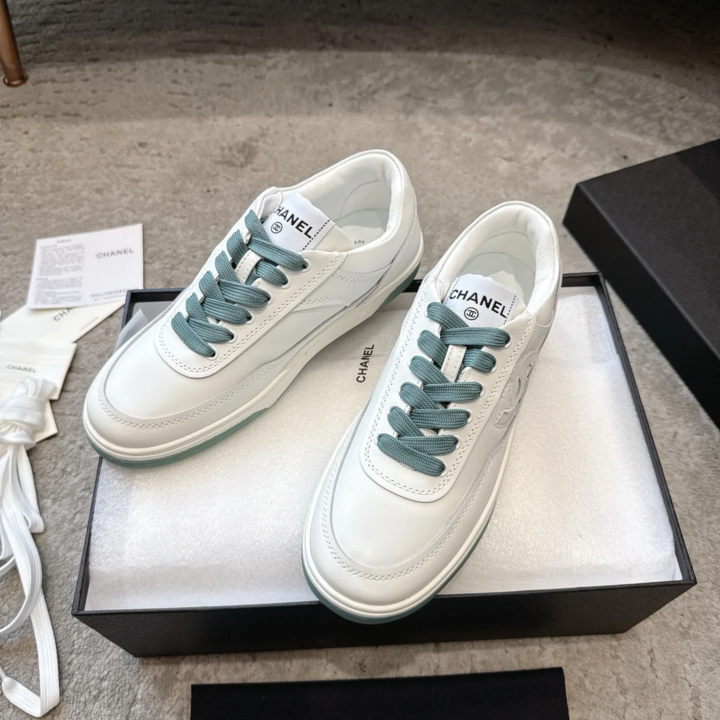 Кроссовки Женские Chanel 10669558
