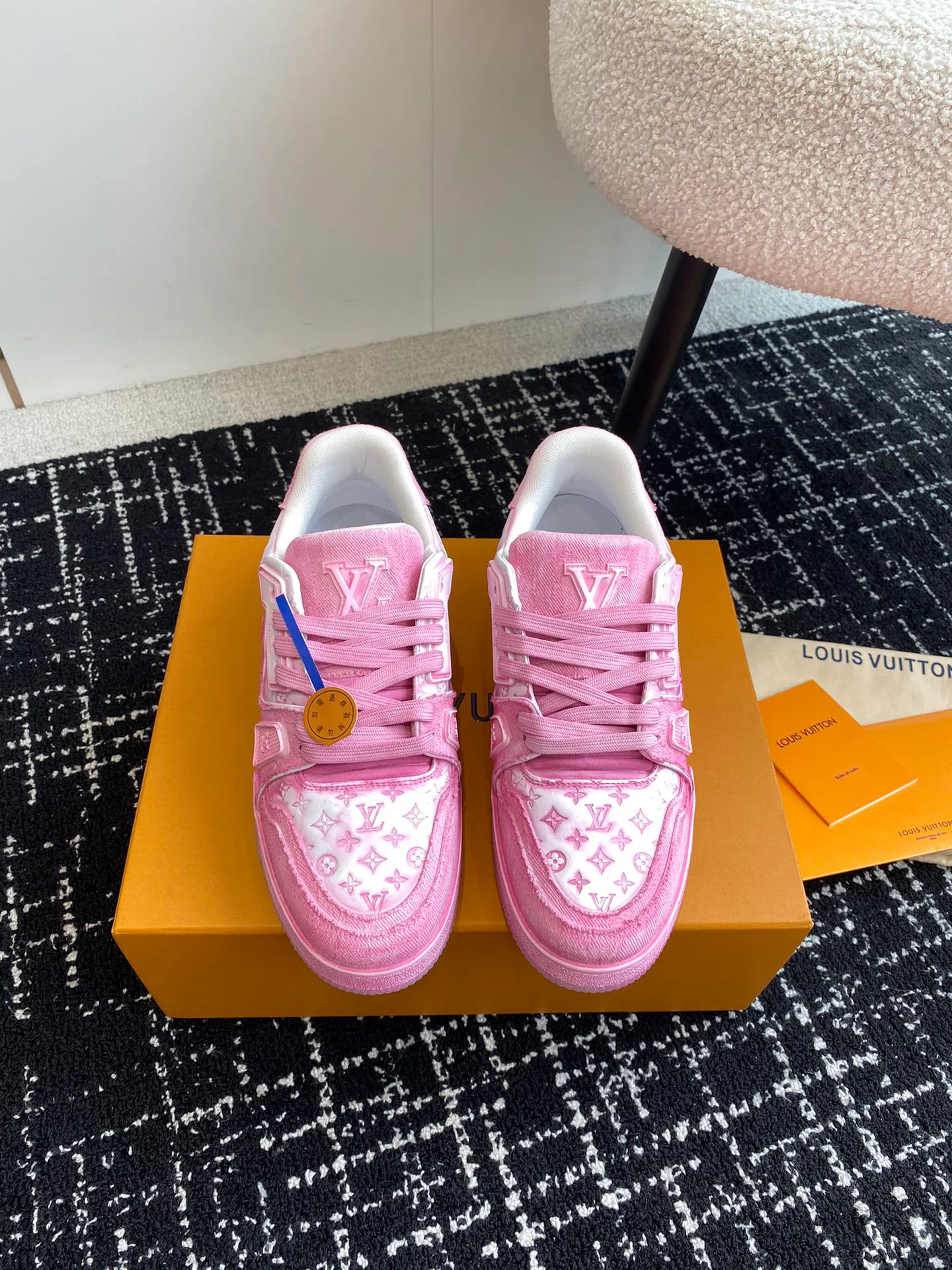 Кроссовки Женские Louis Vuitton 7606