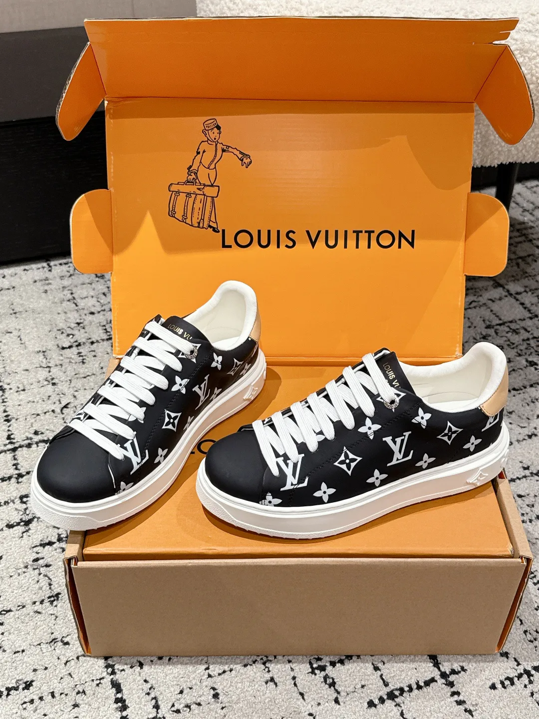 Кроссовки Женские Louis Vuitton 4502490