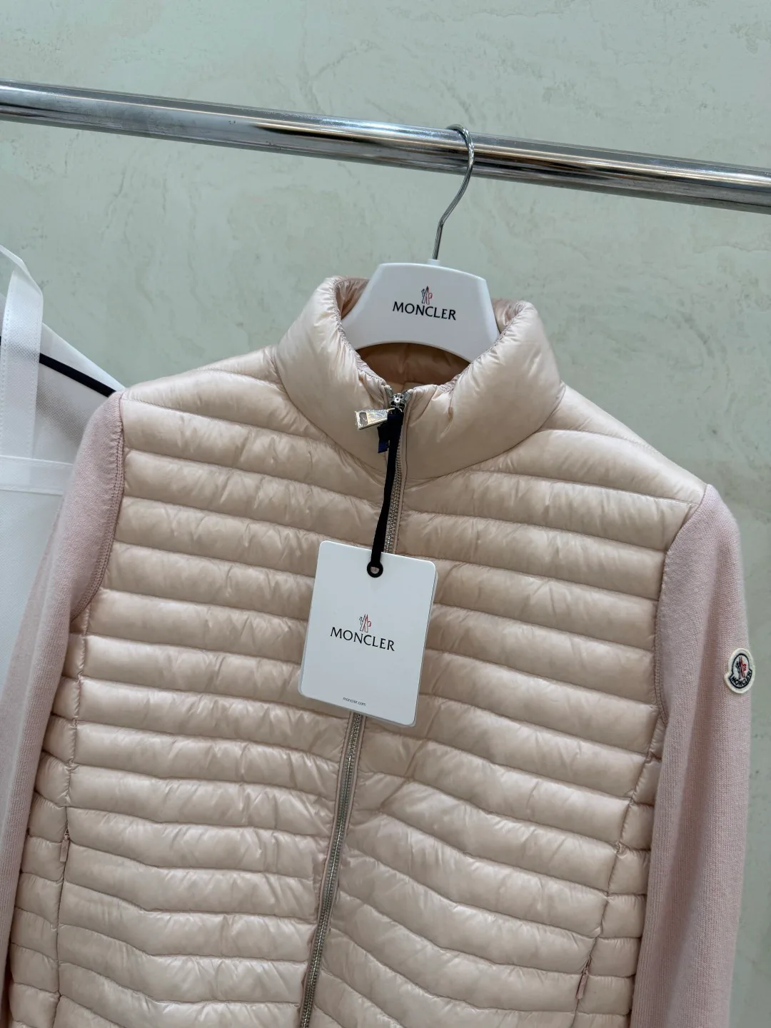 Куртки И Пуховики Женские Moncler 17918889