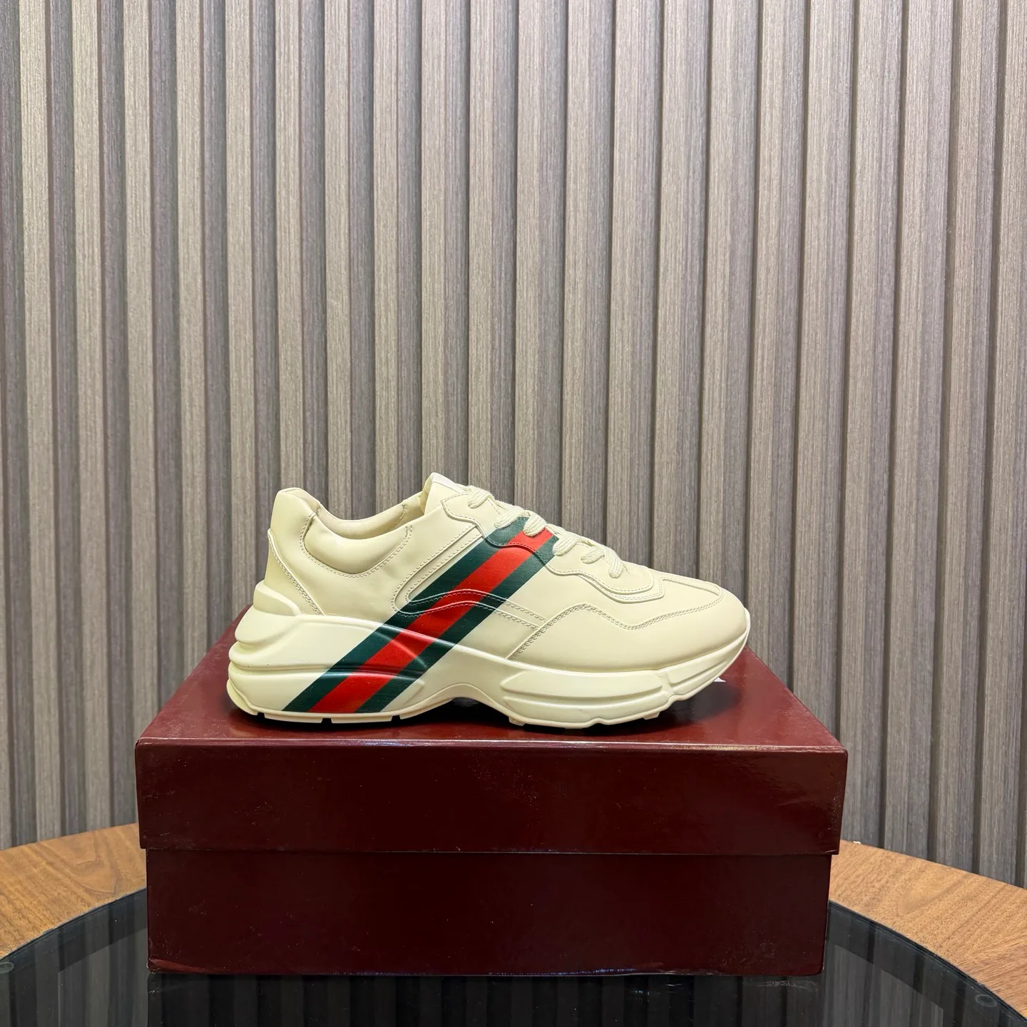 Кроссовки Женские Gucci 19545918