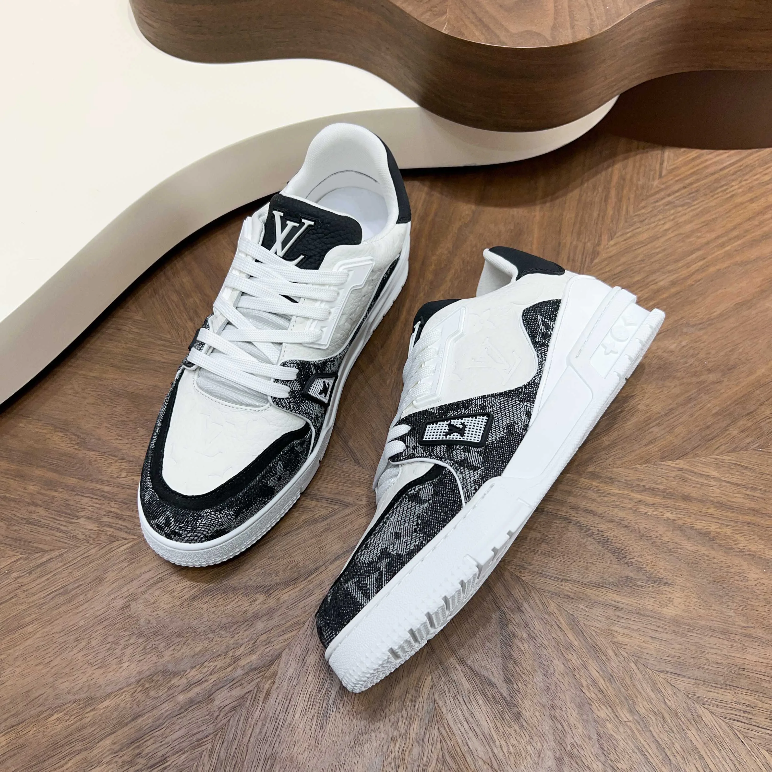 Кроссовки Мужские Louis Vuitton 1319039