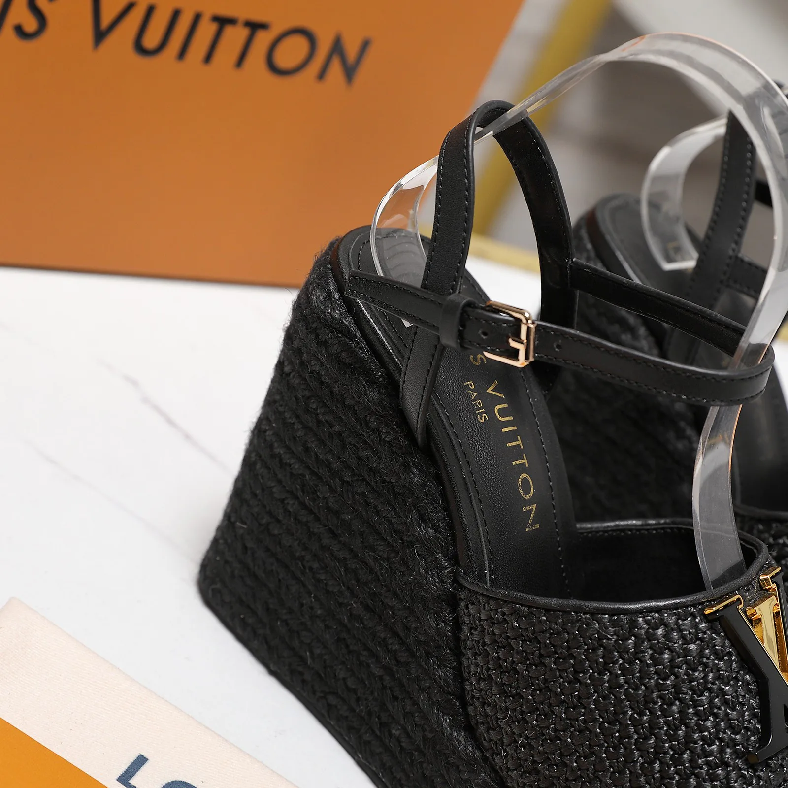 Босоножки Женские Louis Vuitton 1856177