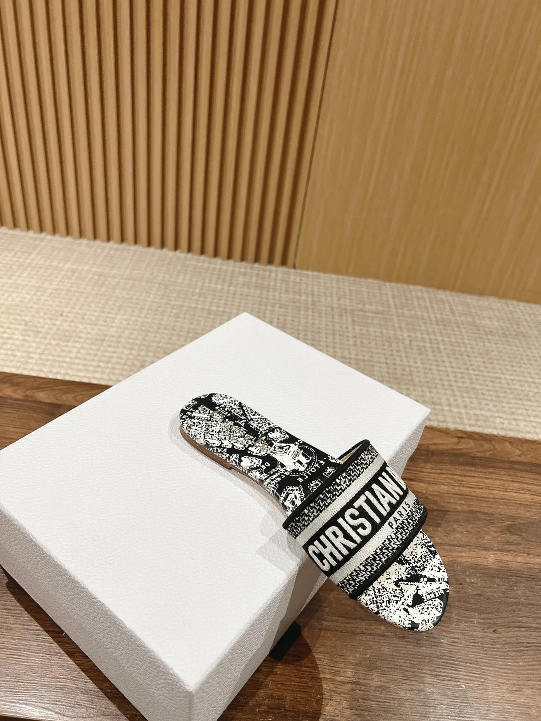 Шлепанцы Женские Christian Dior 11600039