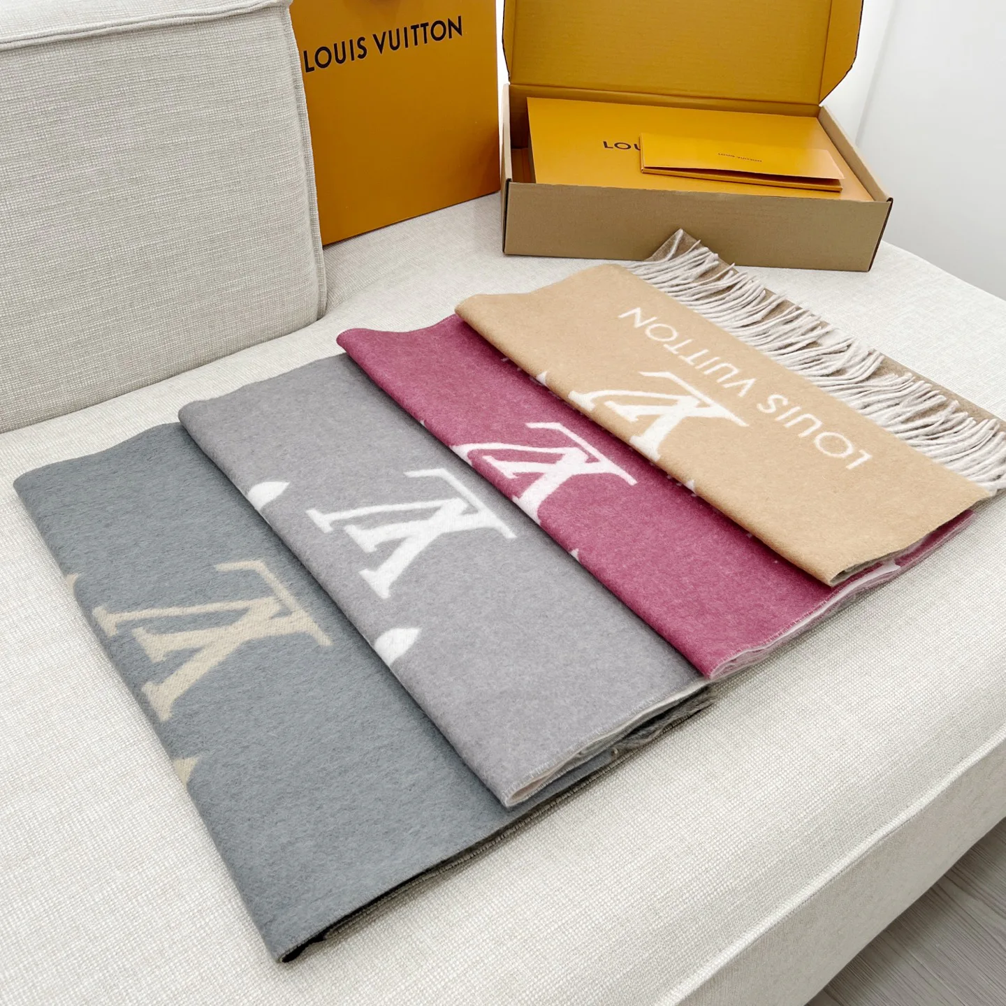Шарфы Louis Vuitton 287840