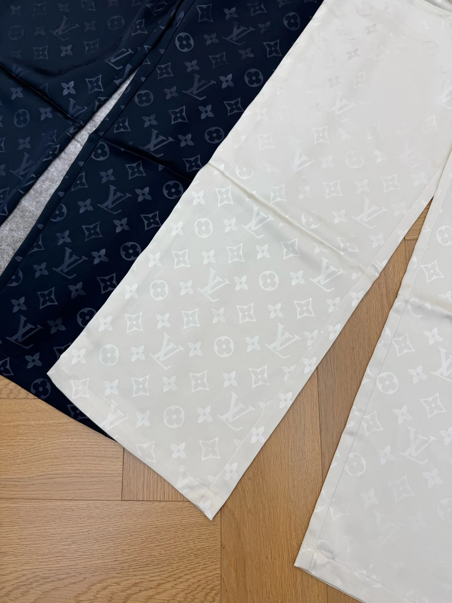 Брюки Женские Louis Vuitton 11417124