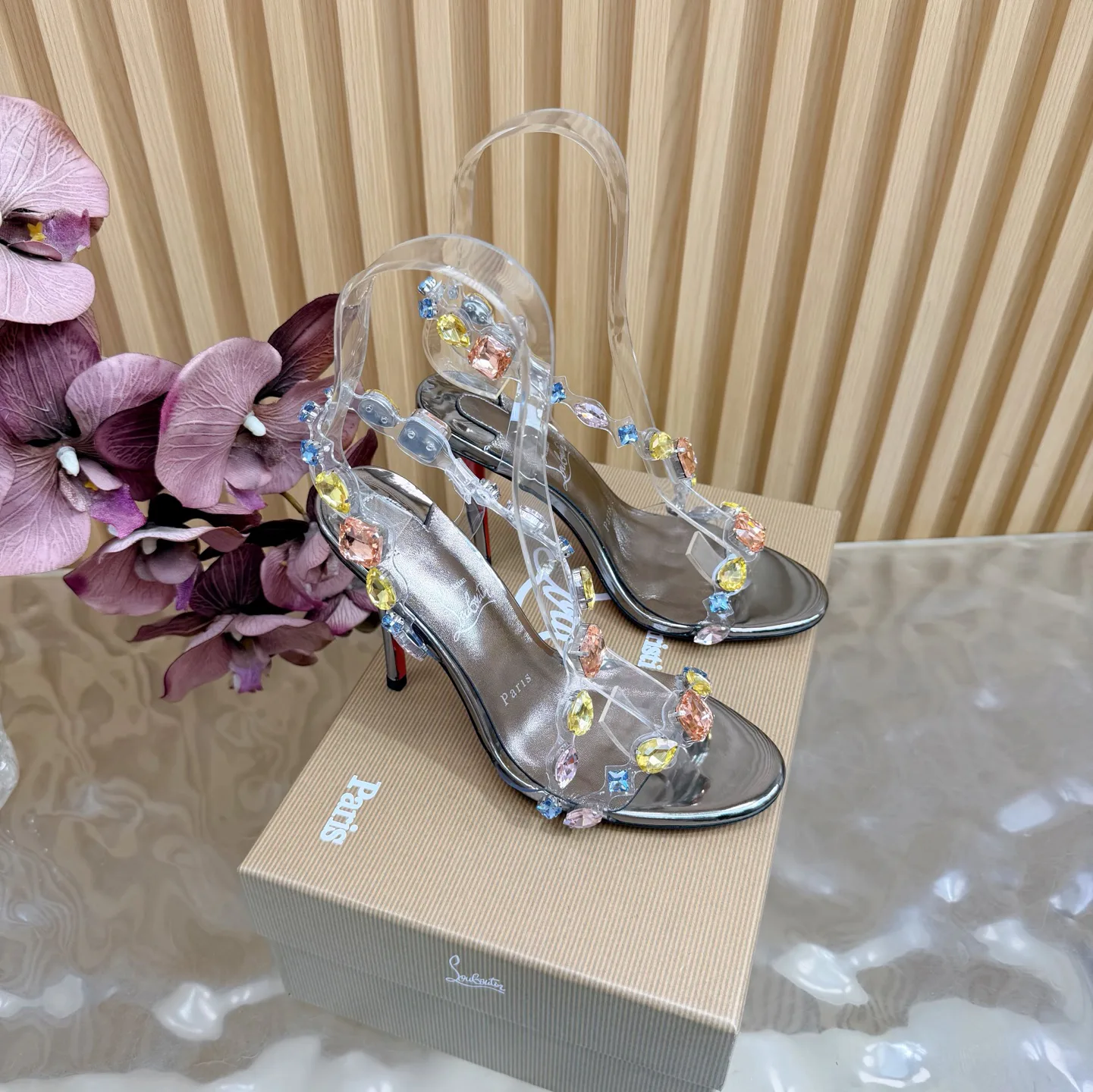 Босоножки Женские Christian Louboutin 9396017