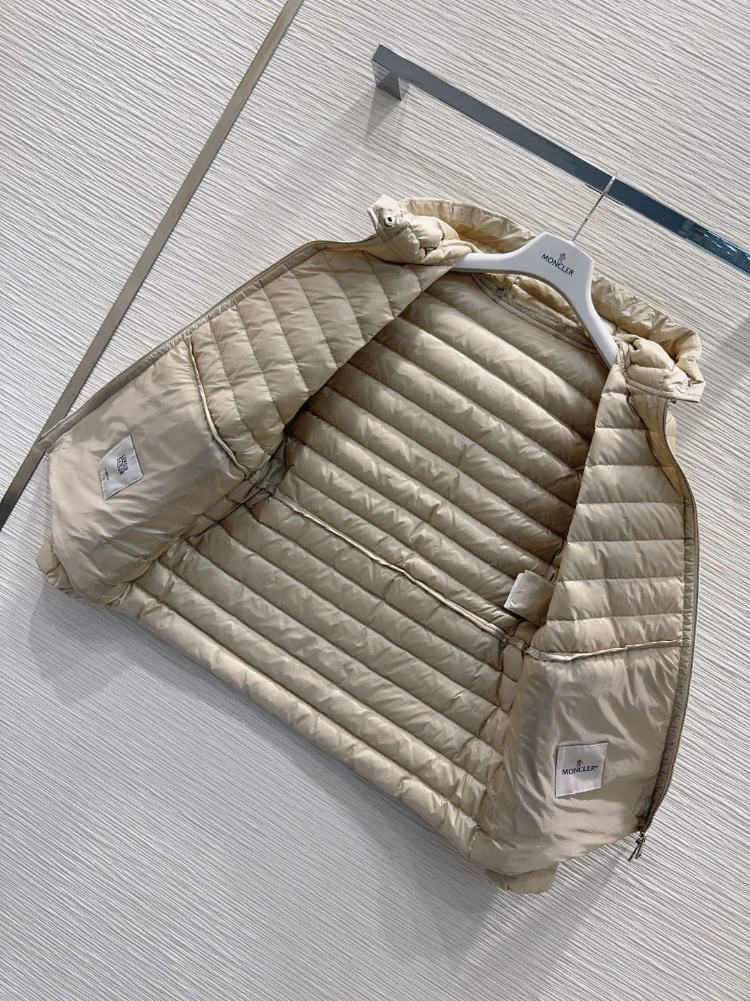 Куртки И Пуховики Женские Moncler 20100827