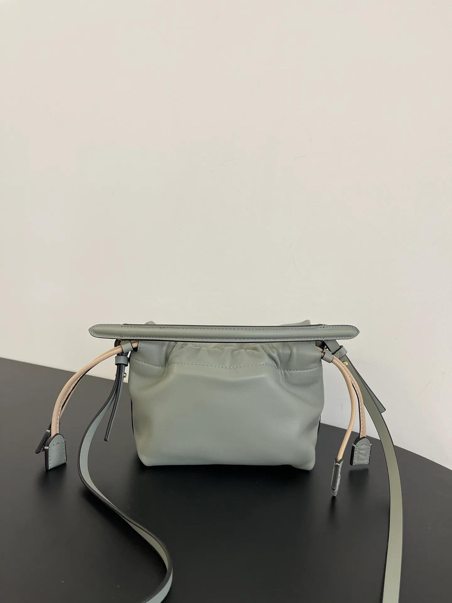 Классические Сумки Женские Fendi 13546205