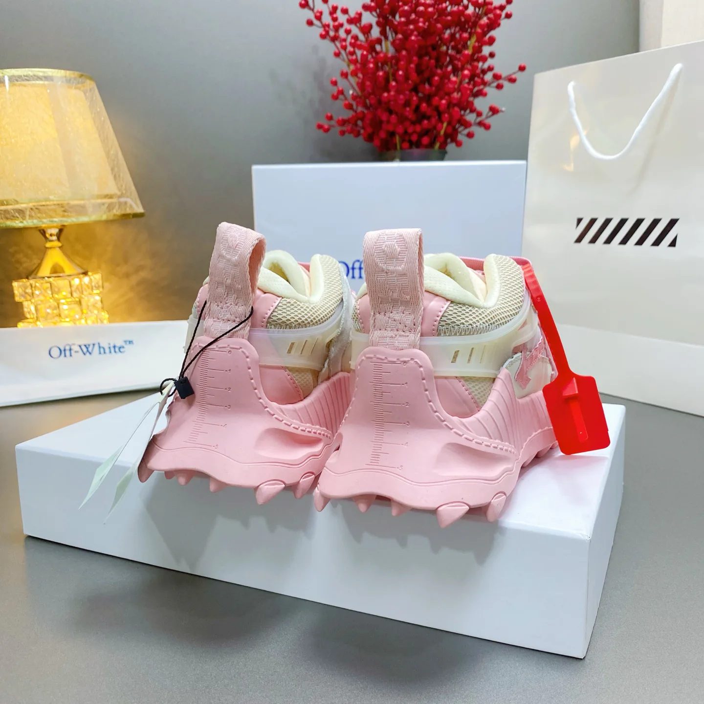 Кроссовки Женские Off-White 17530534