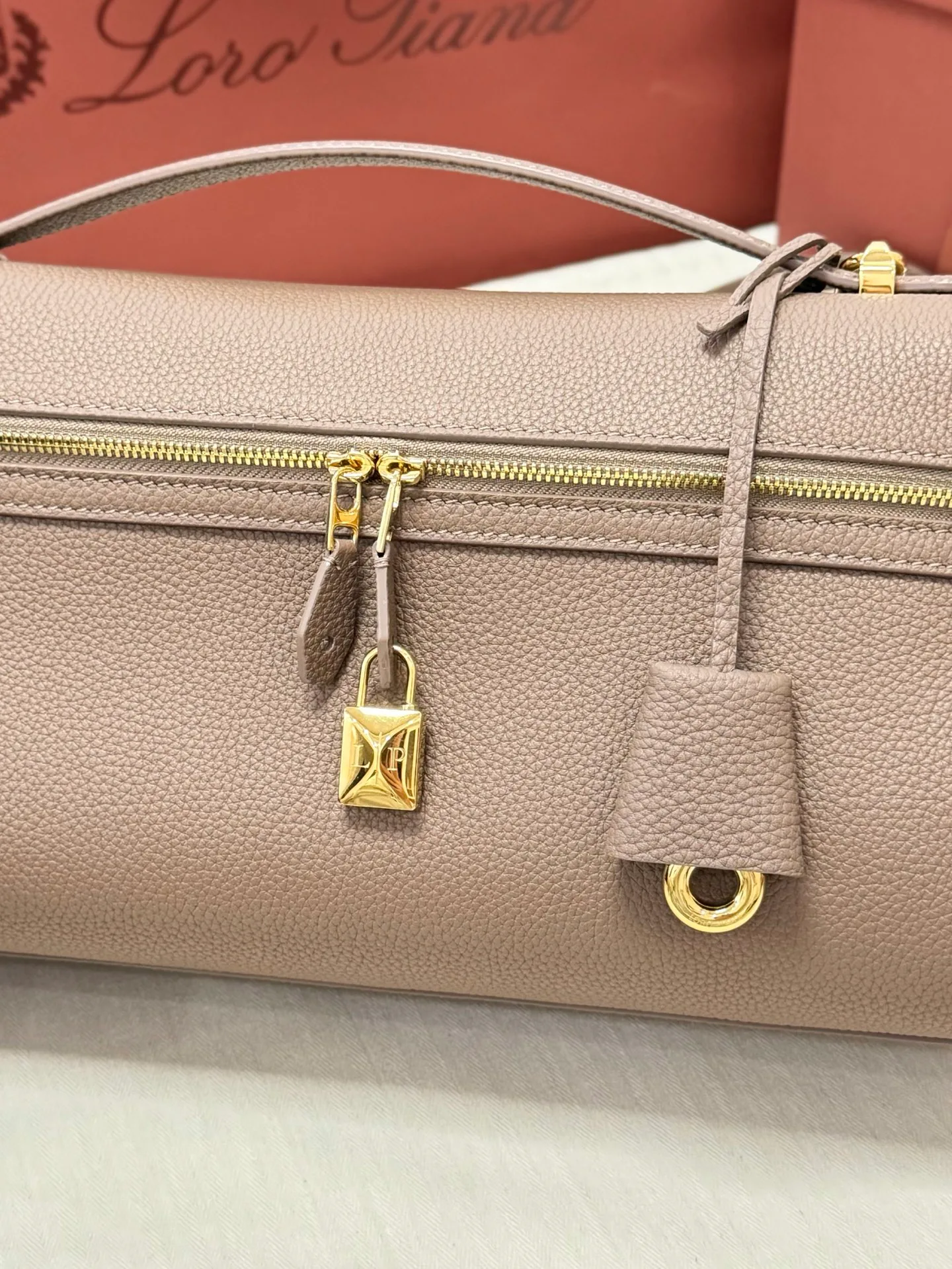 Классические Сумки Женские Loro Piana 11472667