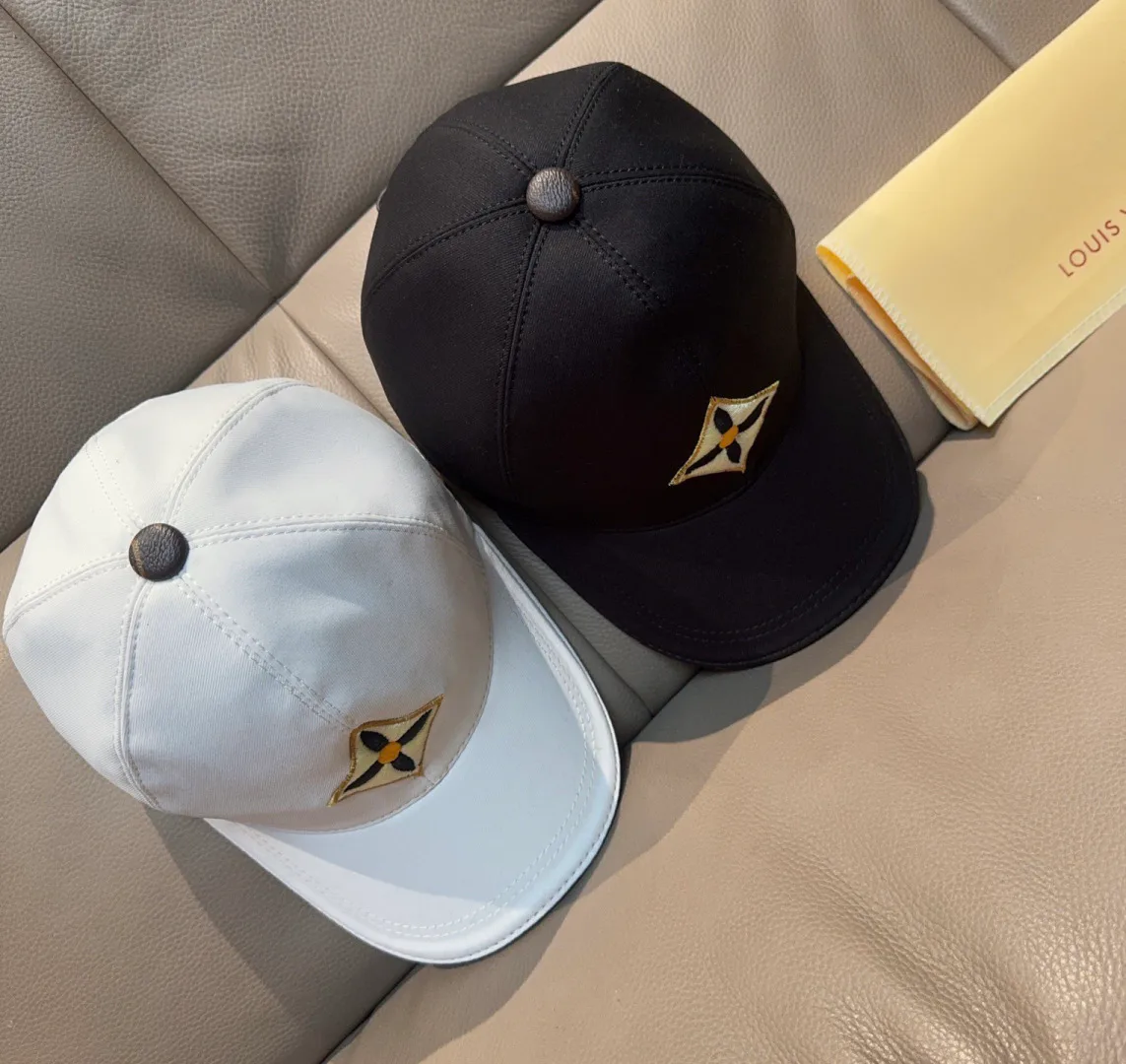 Головные Уборы Louis Vuitton 11529585
