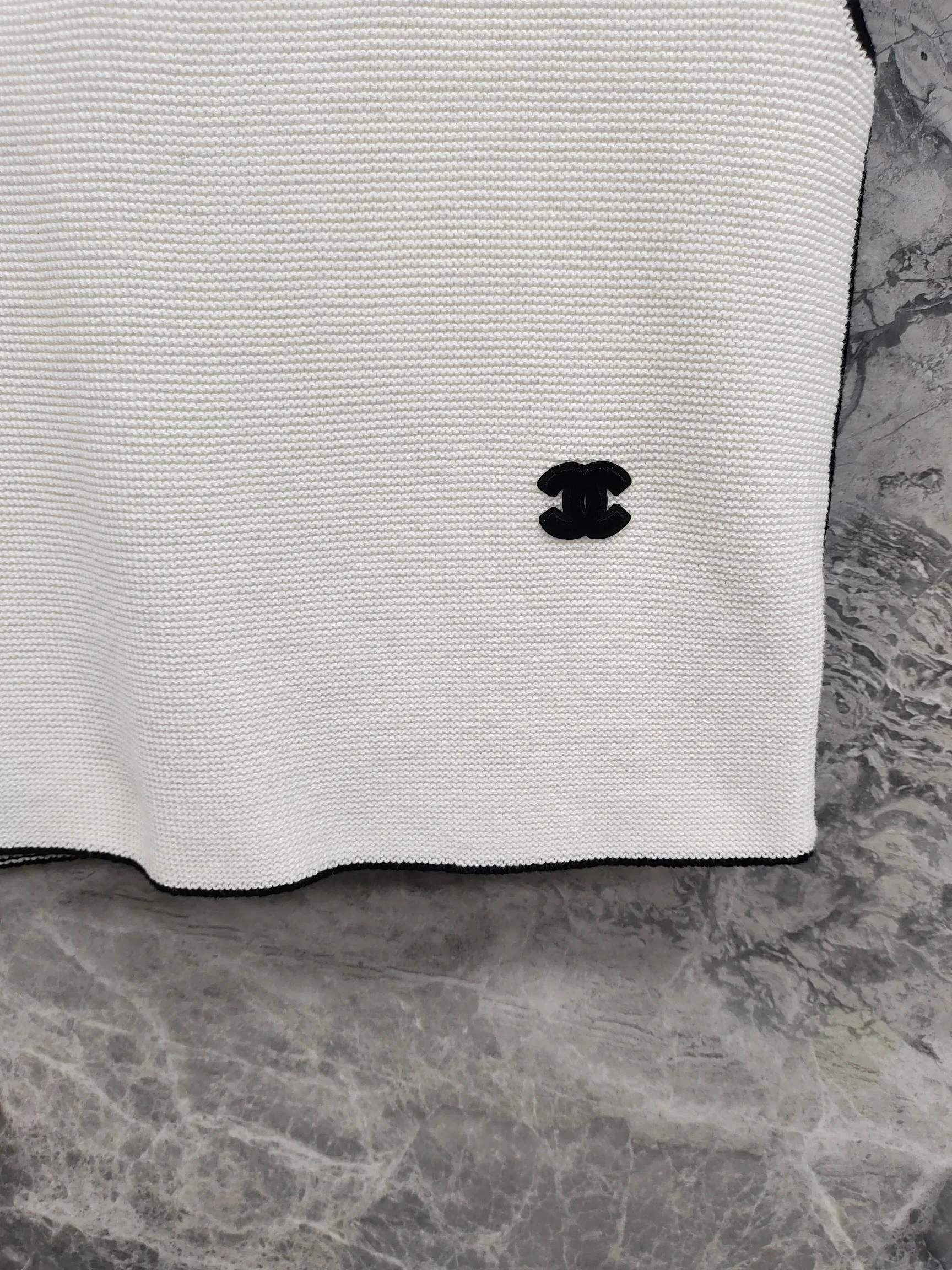 Жилеты Женские Chanel 11705261