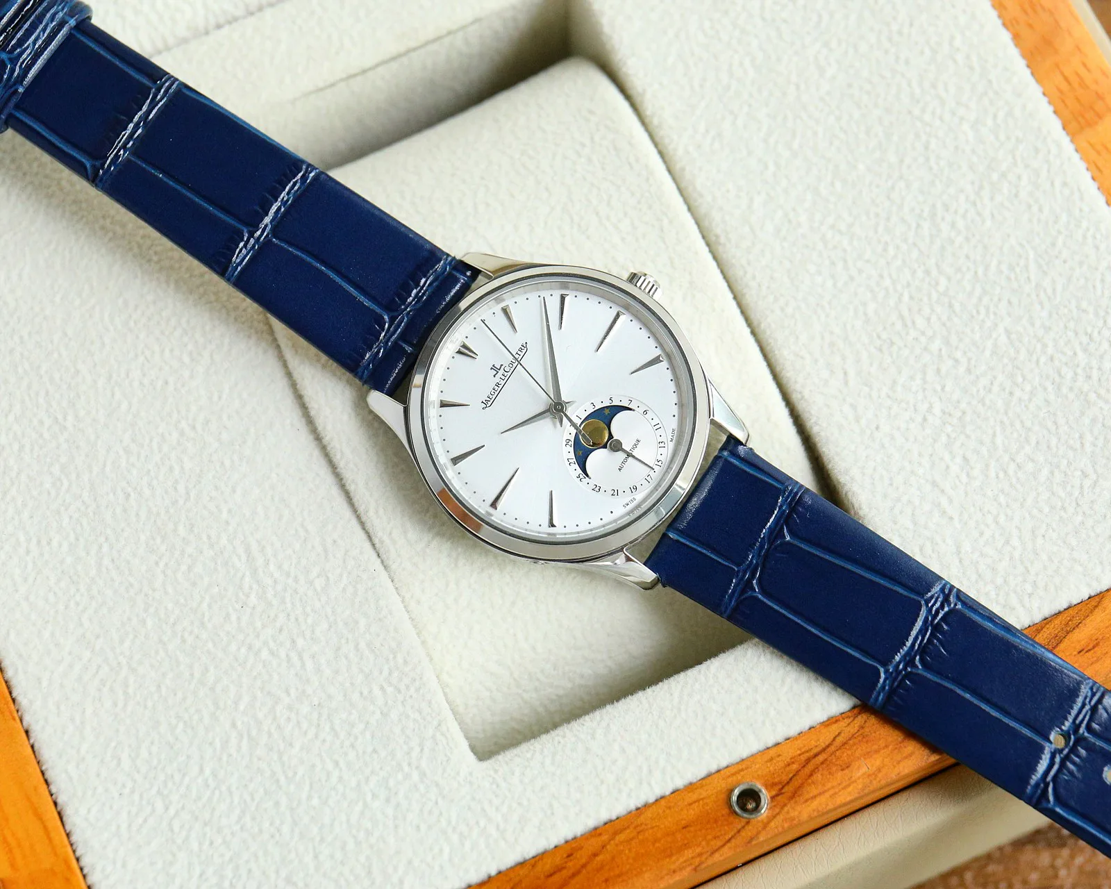 Часы Женские Jaeger-Lecoultre 18233883