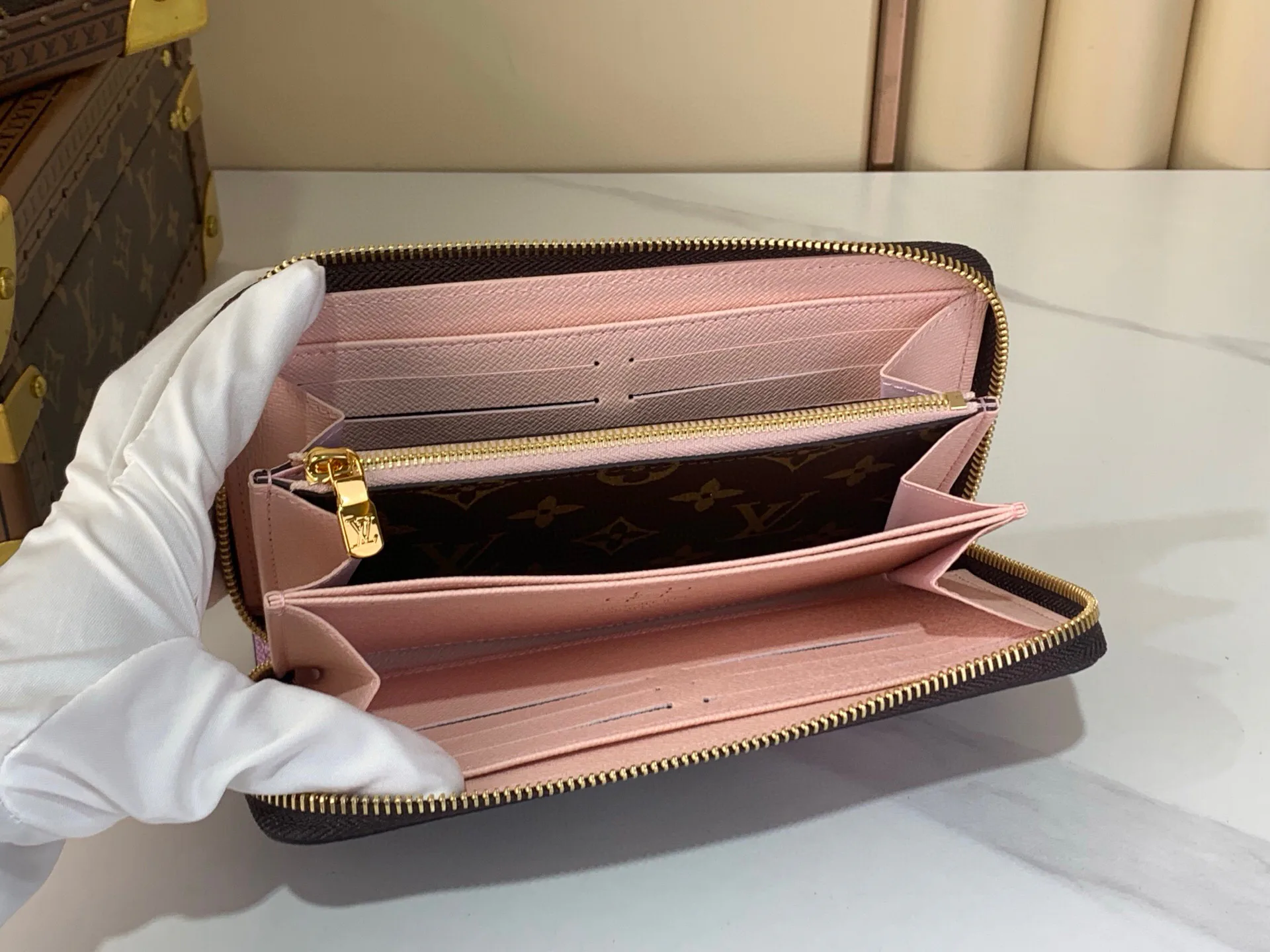 Кошельки Louis Vuitton 256465