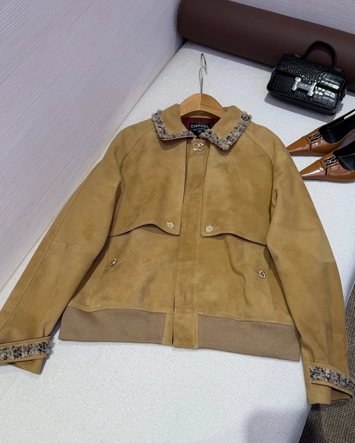 Кожаные Куртки И Дублёнки Женские Chanel 18487283