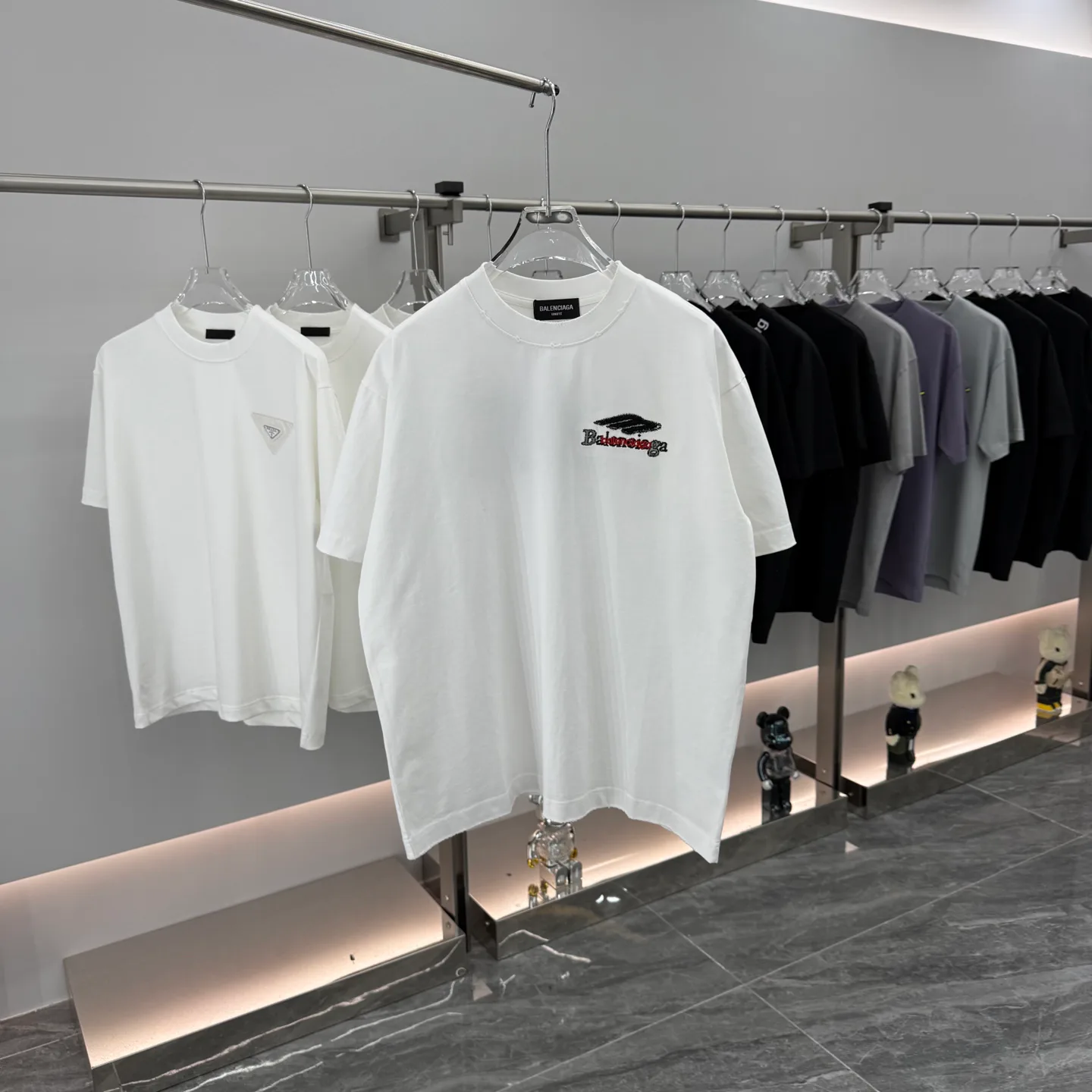 Футболки Женские Balenciaga 10018324