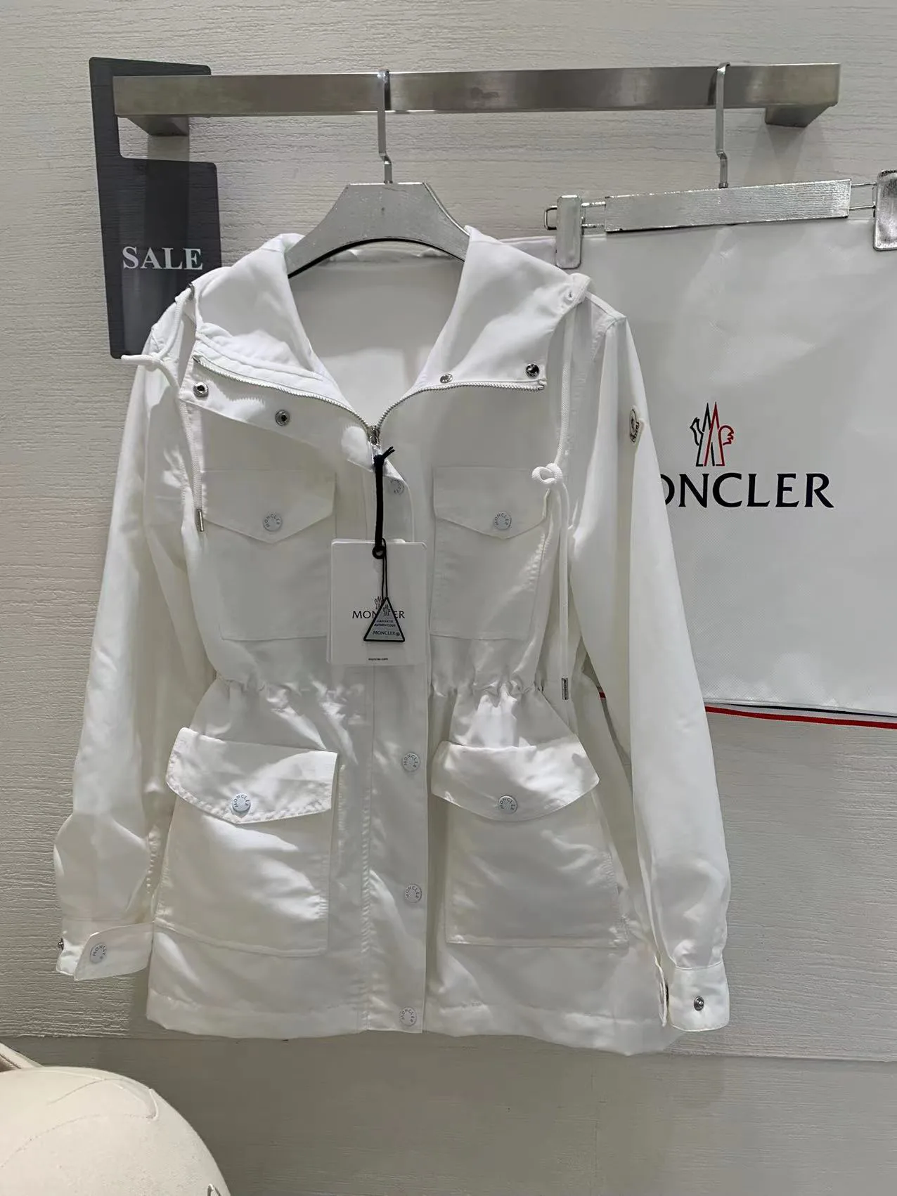 Куртки И Пуховики Женские Moncler 11537548