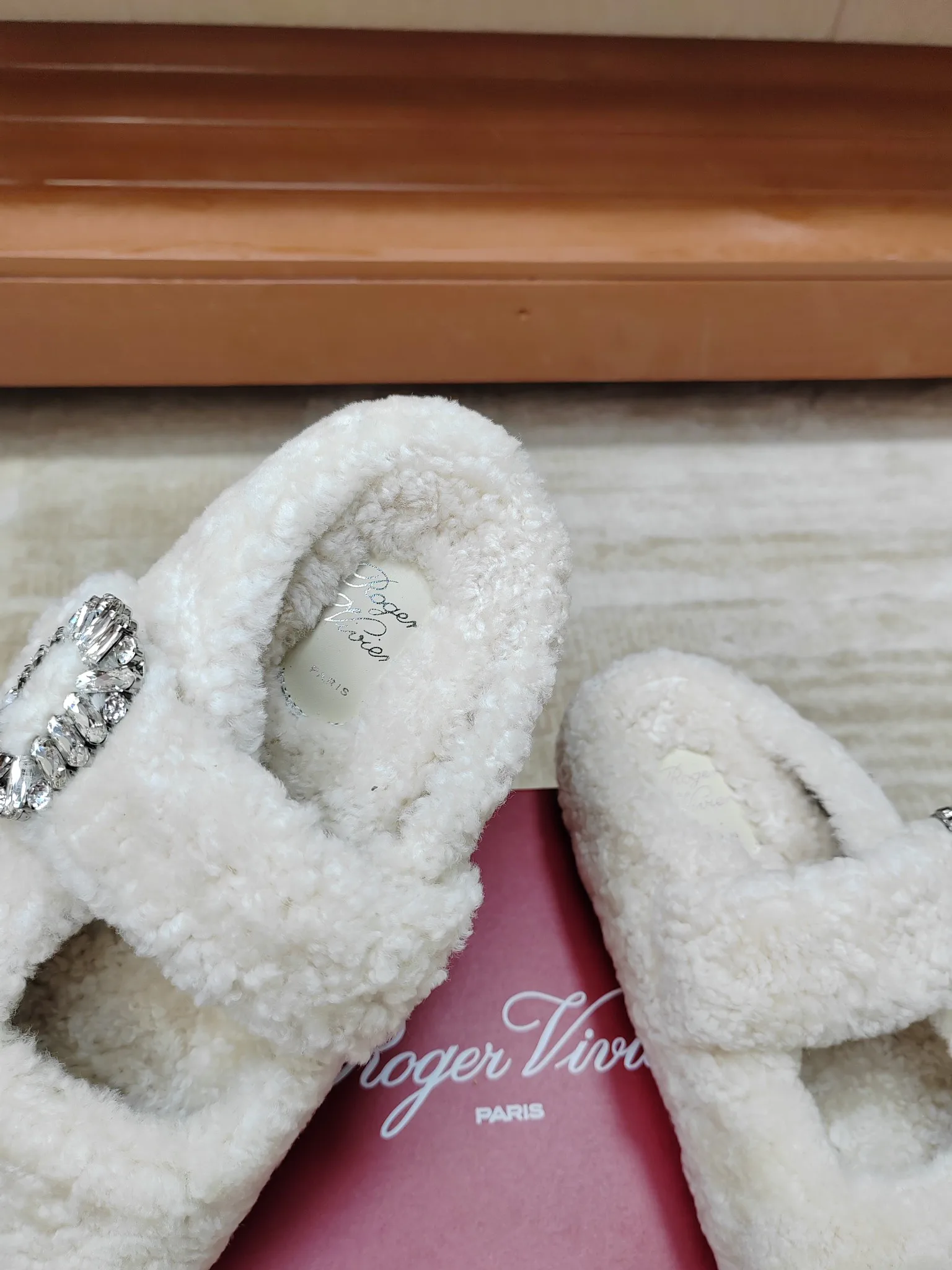 Тапочки Женские Roger Vivier 17852285