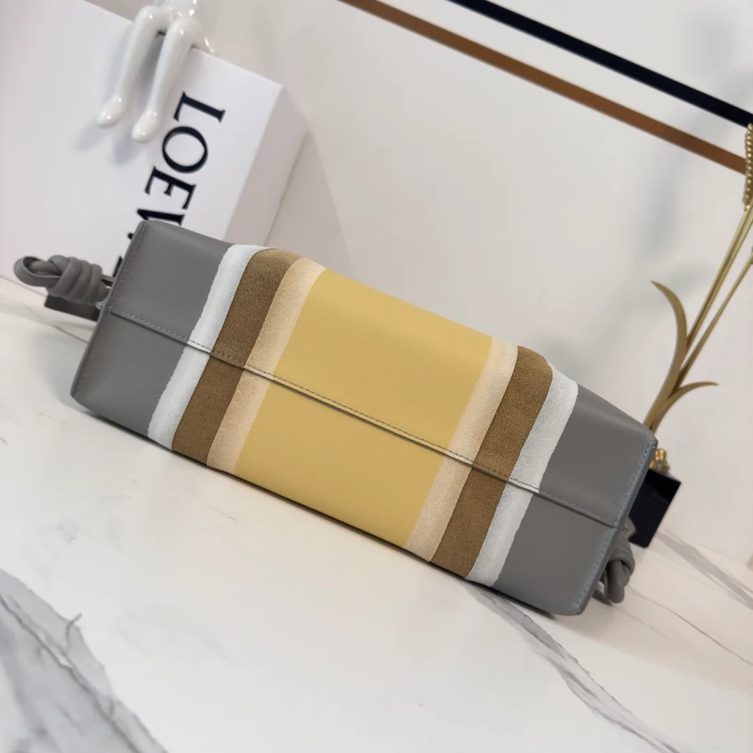 Классические Сумки Женские Loewe 11210971