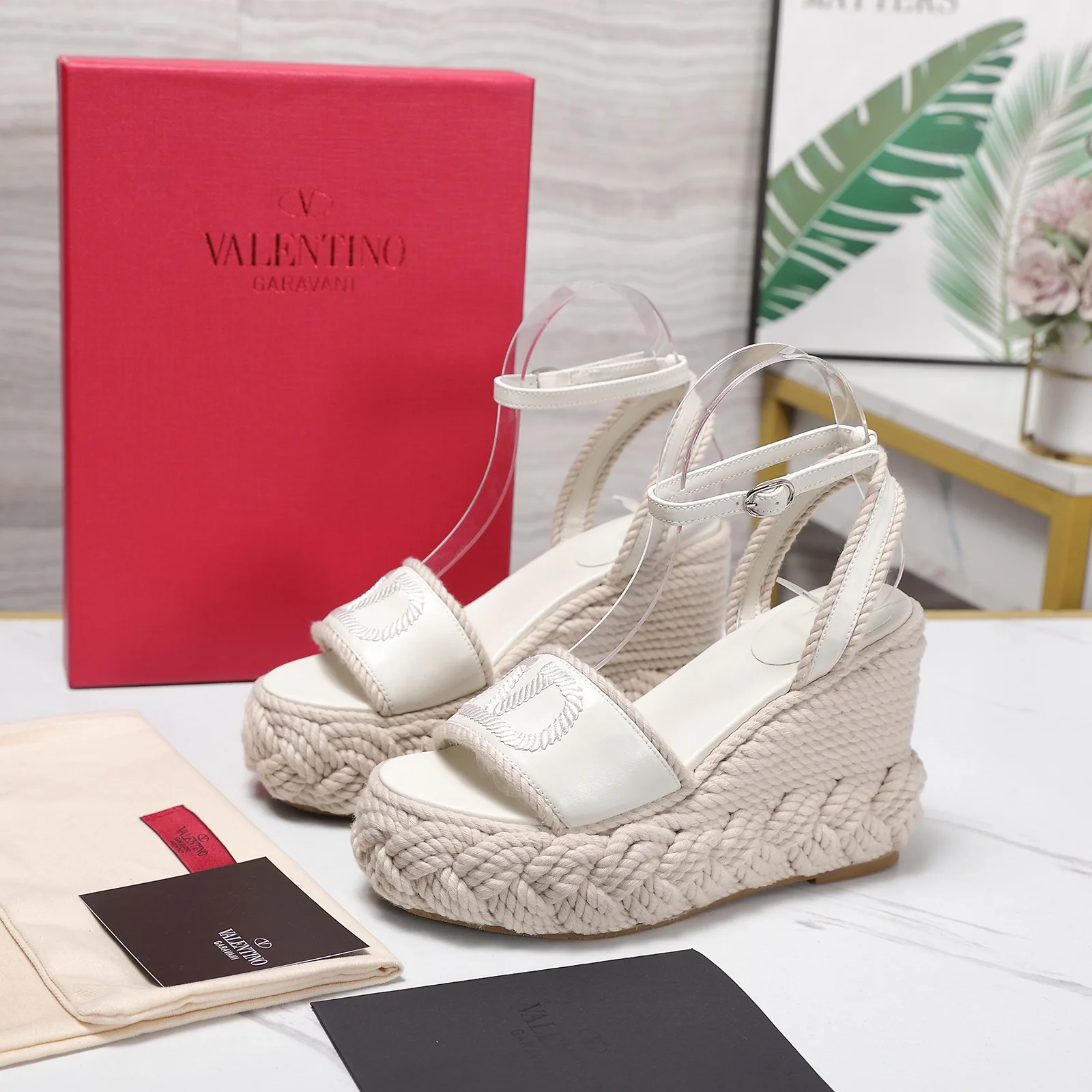 Босоножки Женские Valentino 17371716