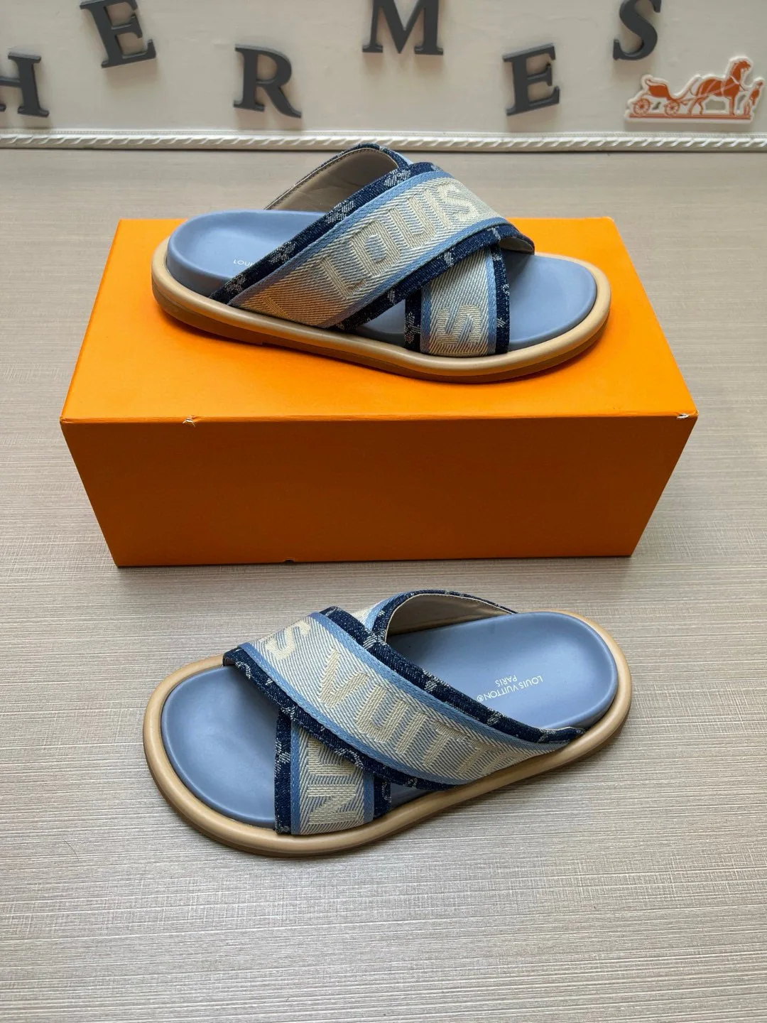 Шлепанцы Женские Louis Vuitton 9801542