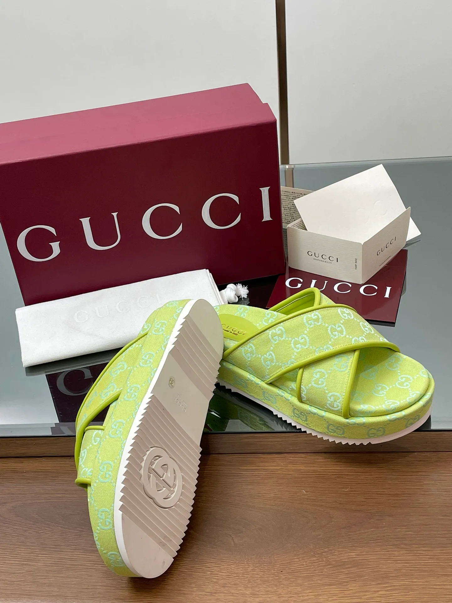 Шлепанцы Женские Gucci 21091