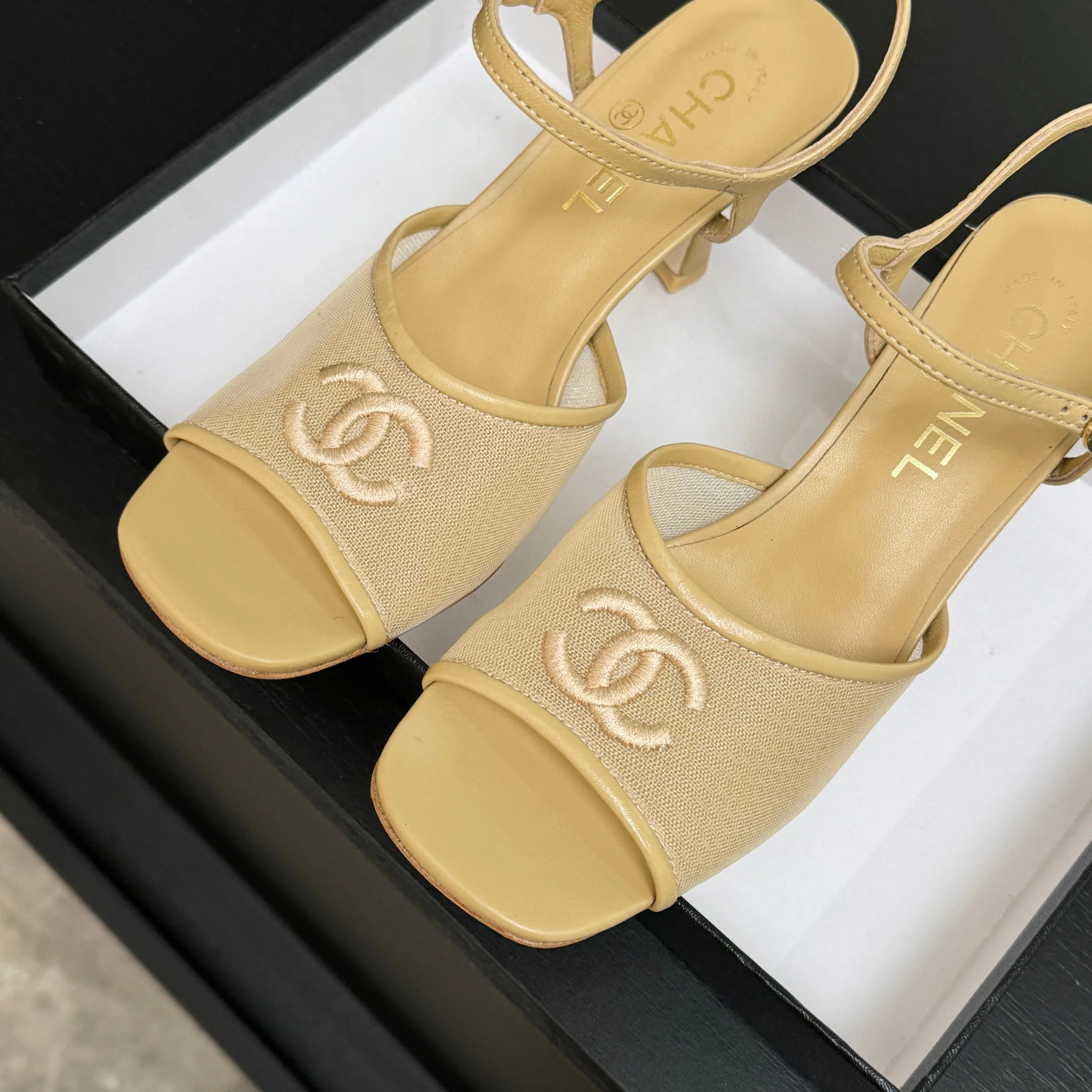 Босоножки Женские Chanel 17657697