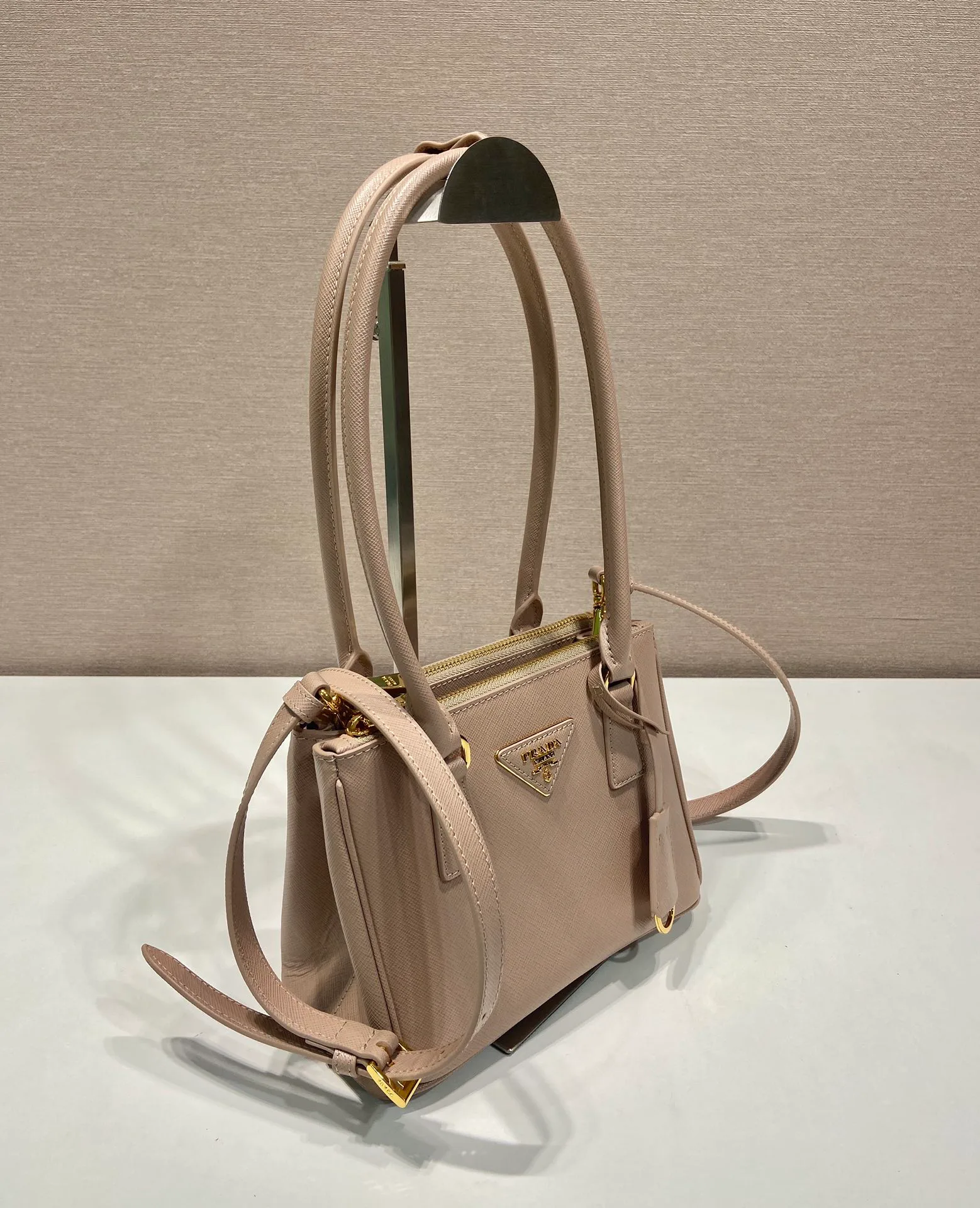 Классические Сумки Женские Prada 11336049