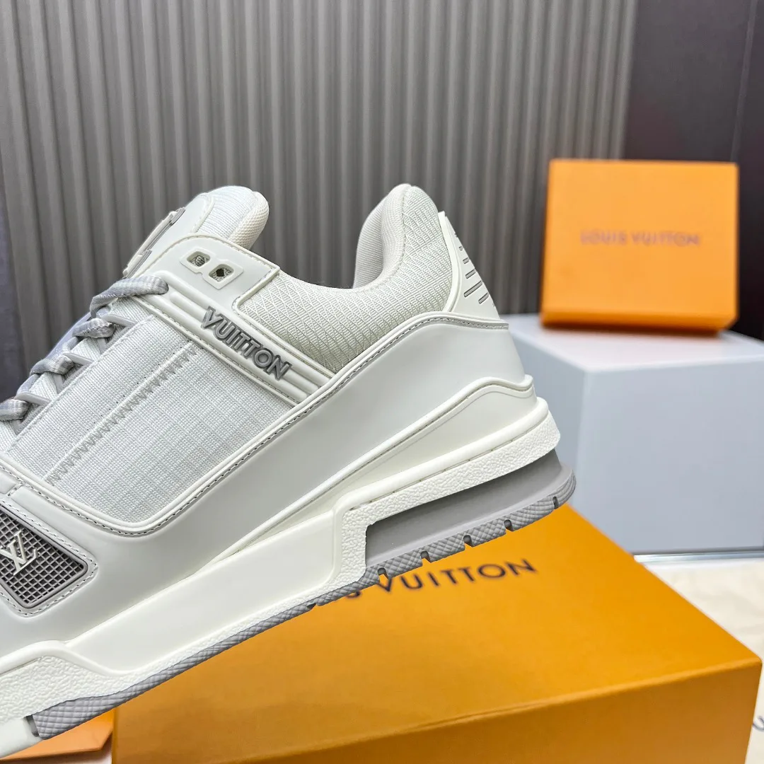 Кроссовки Женские Louis Vuitton 11707352