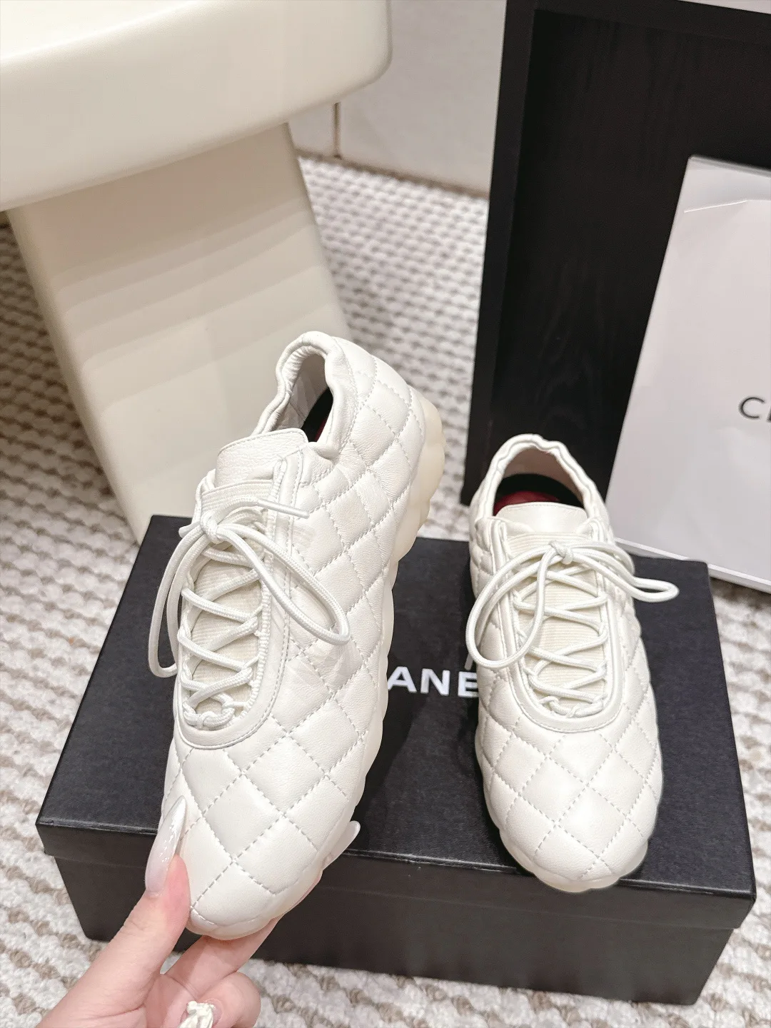 Кроссовки Женские Chanel 18034930