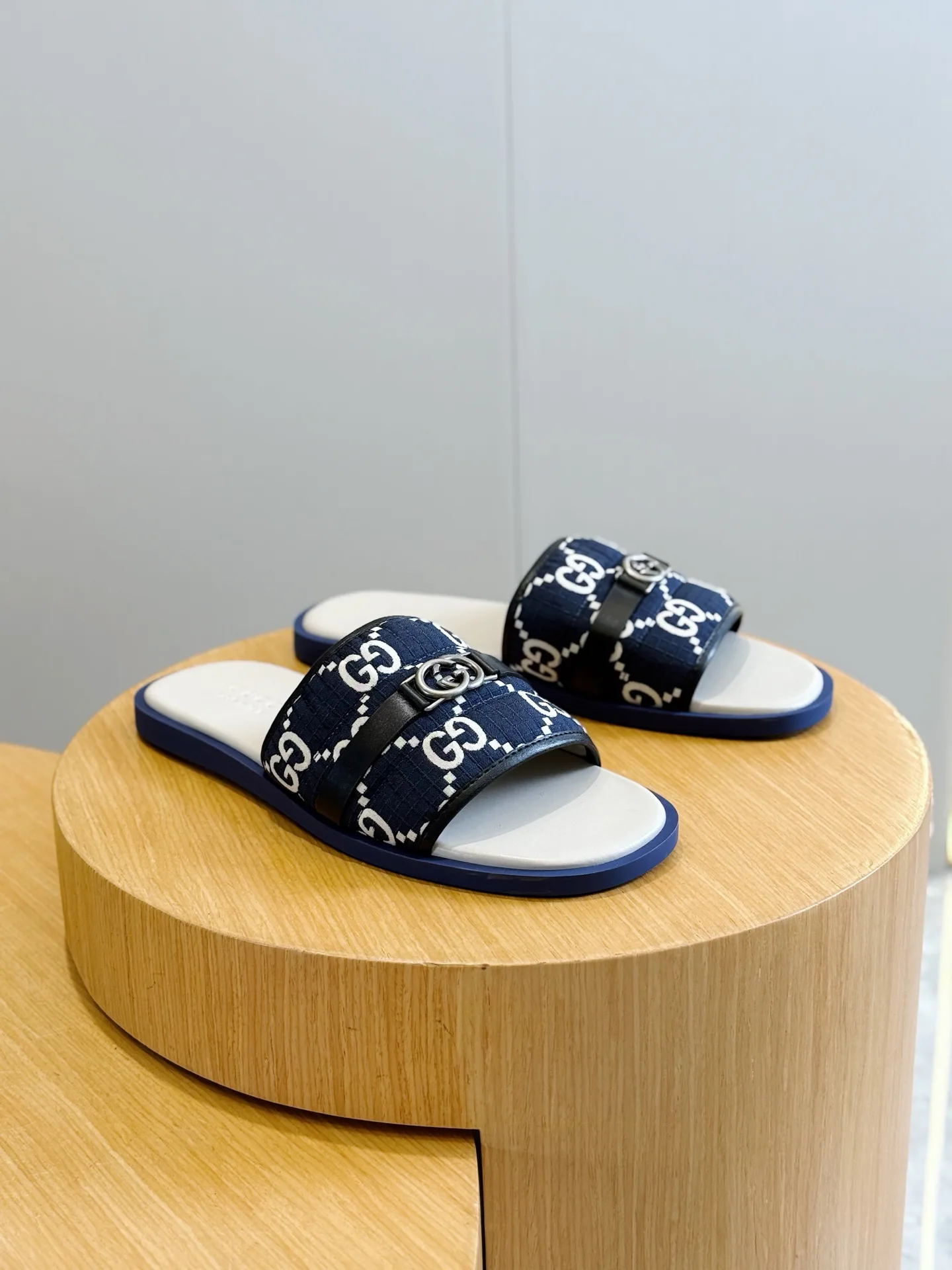 Шлепанцы Мужские Gucci 17349630