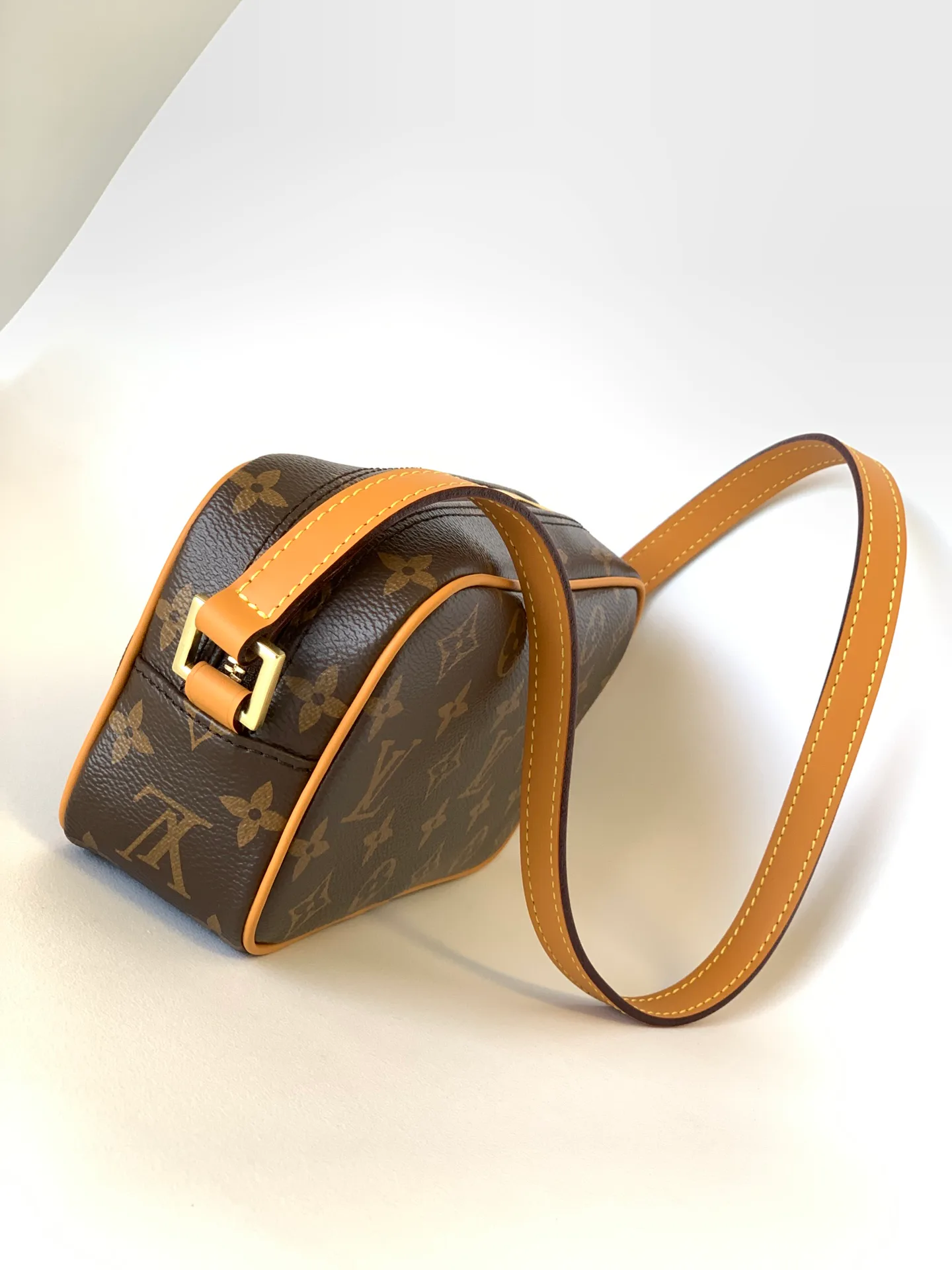 Классические Сумки Женские Louis Vuitton 13435271