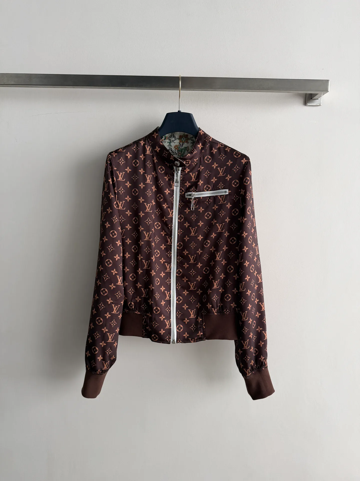 Куртки И Пуховики Женские Louis Vuitton 17307665