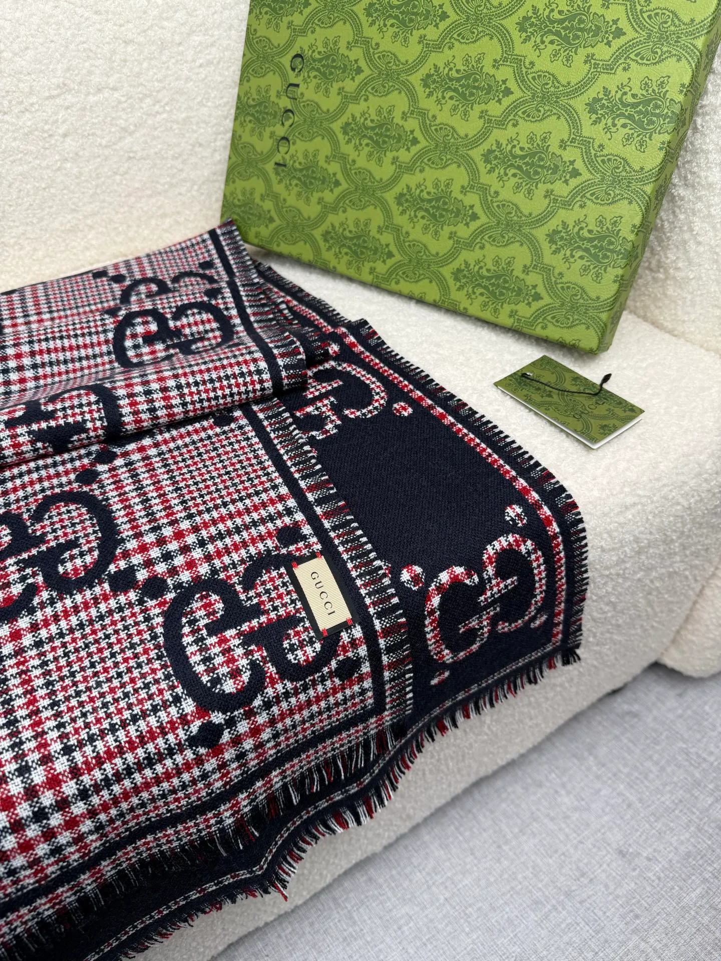 Шарфы Gucci 895104