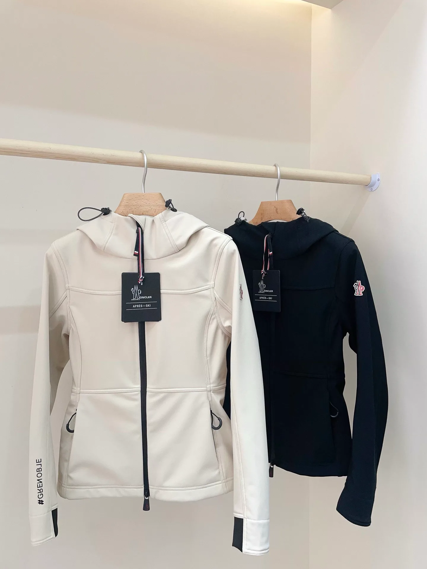 Куртки И Пуховики Женские Moncler 18746648