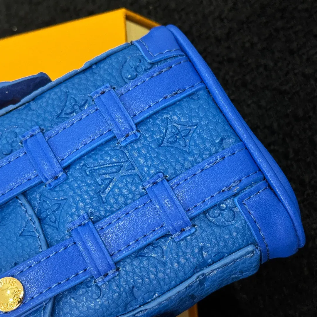 Клатчи Женские Louis Vuitton 277757