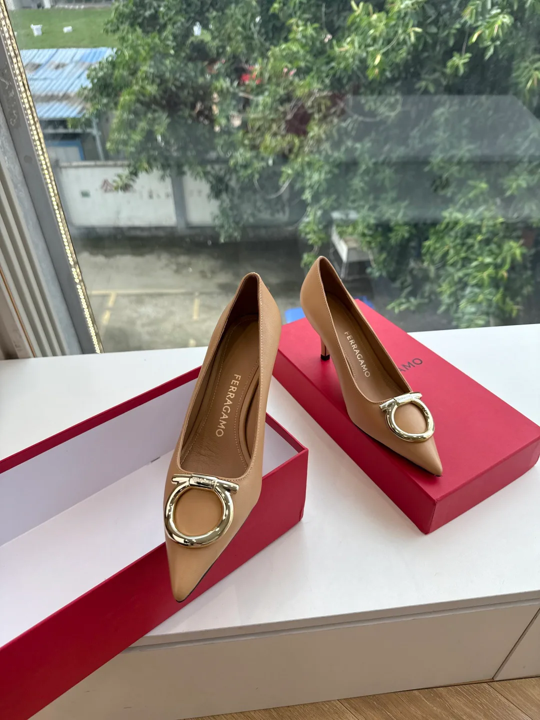 Туфли Женские Salvatore Ferragamo 18154499