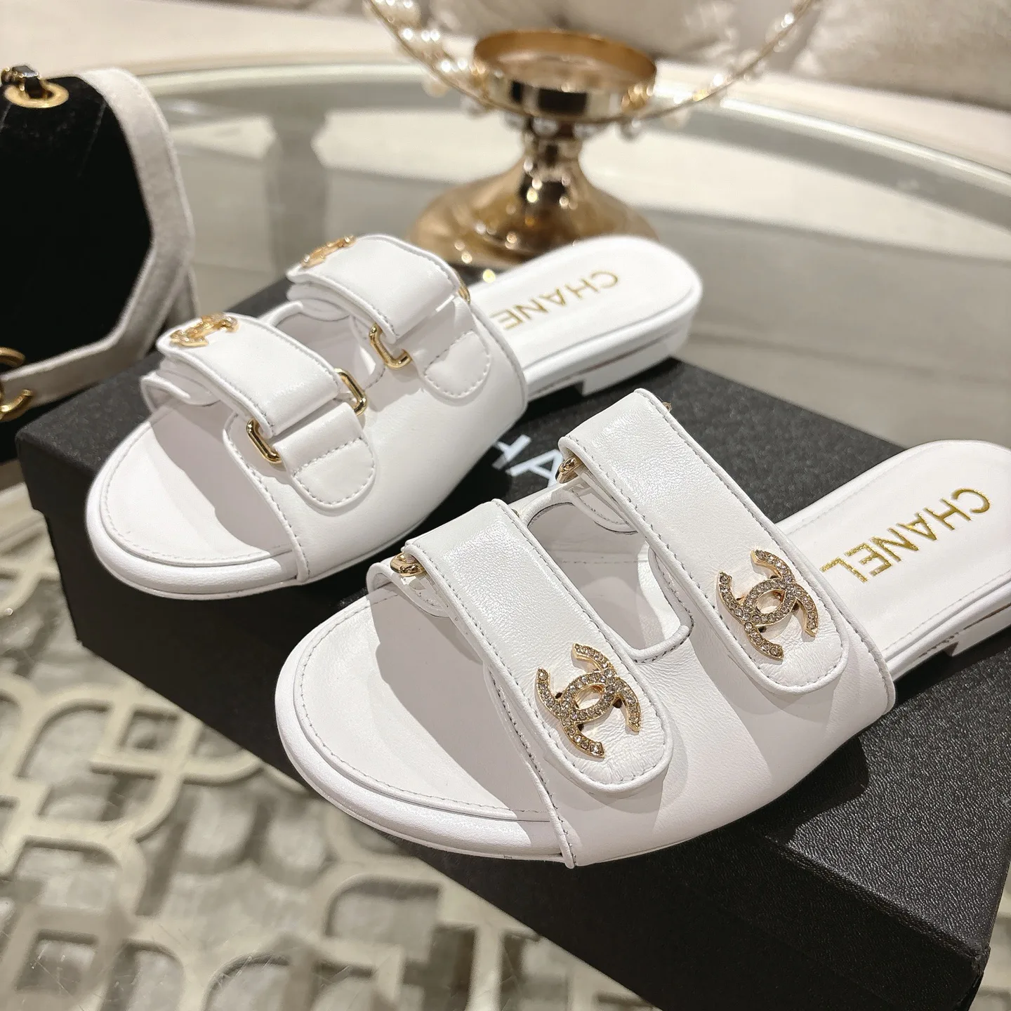 Шлепанцы Женские Chanel 10840546