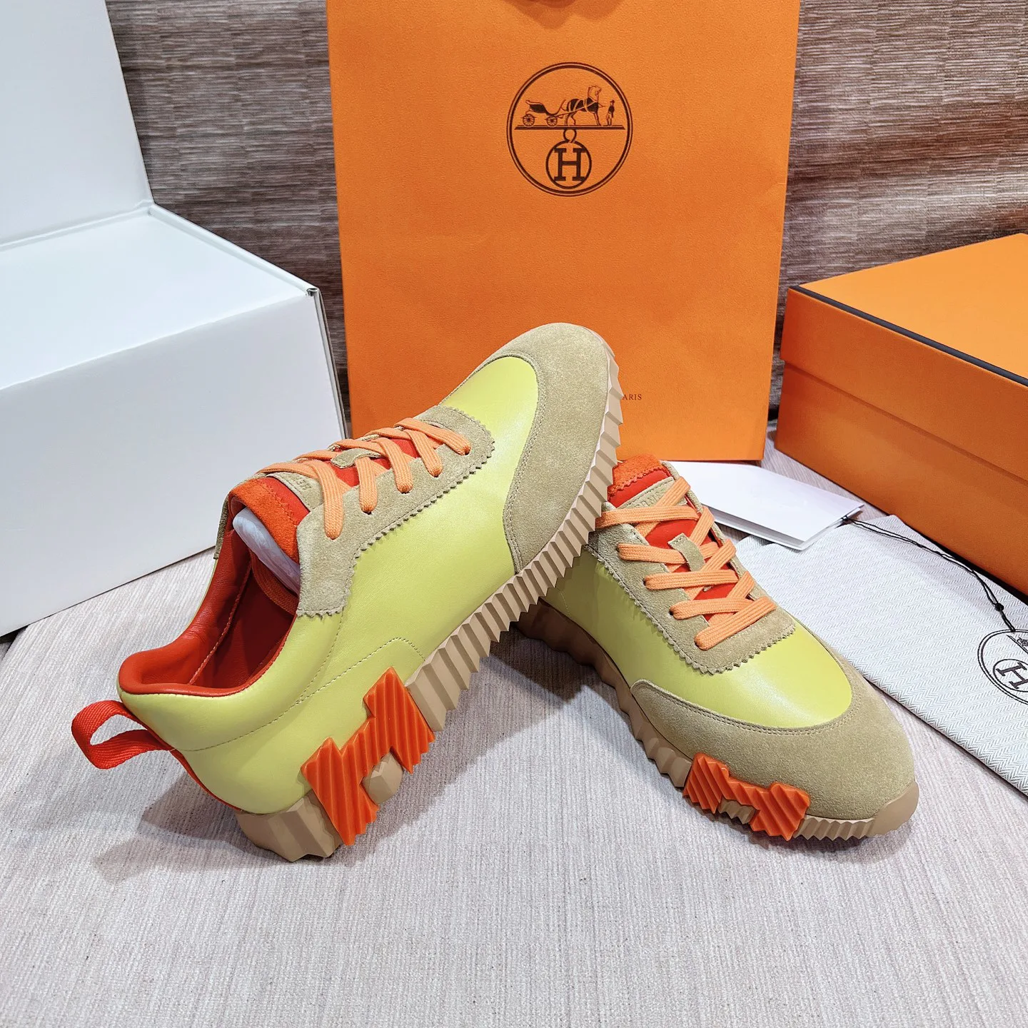 Кроссовки Женские Hermes 17749548